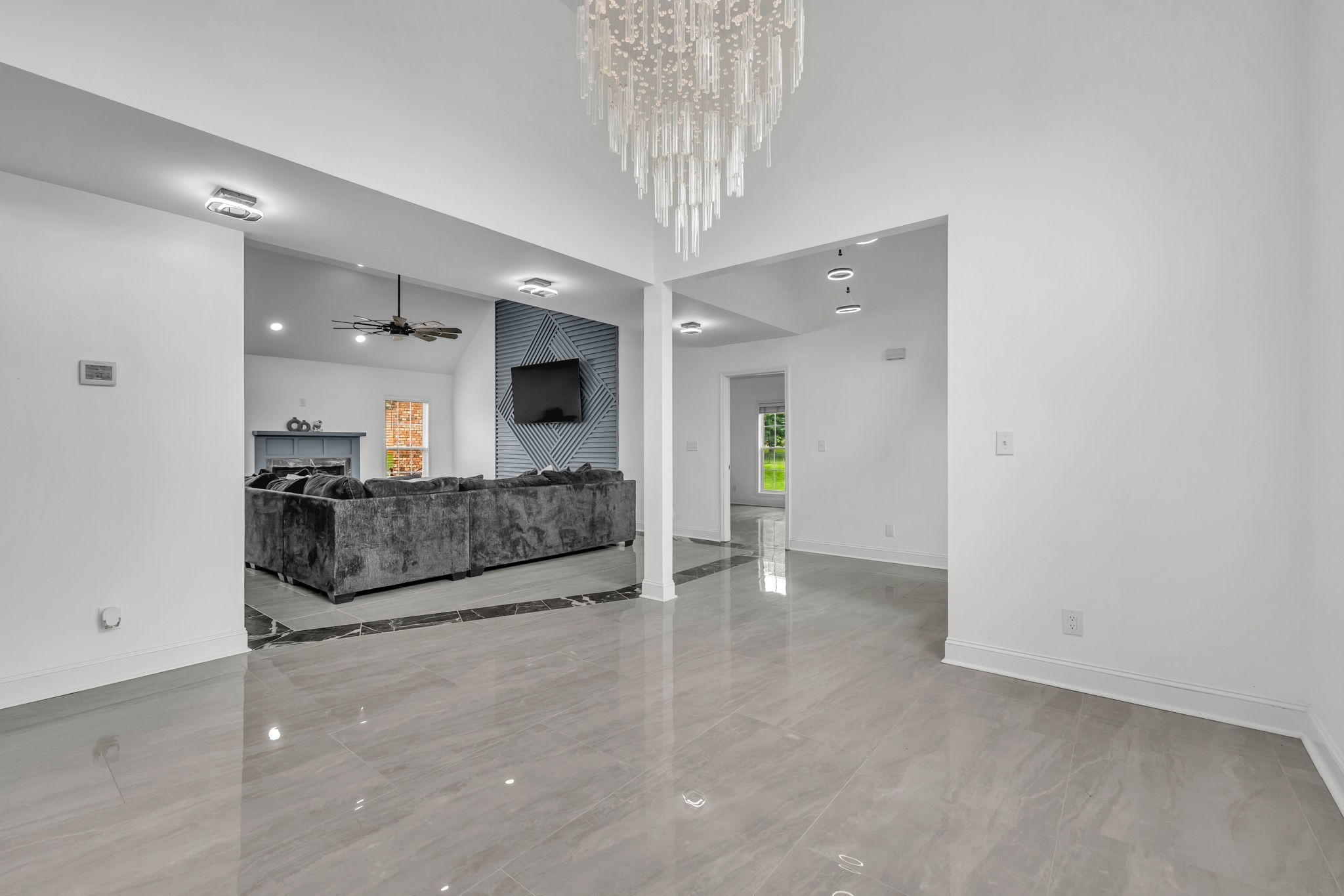 4268 N Woodstock Dr