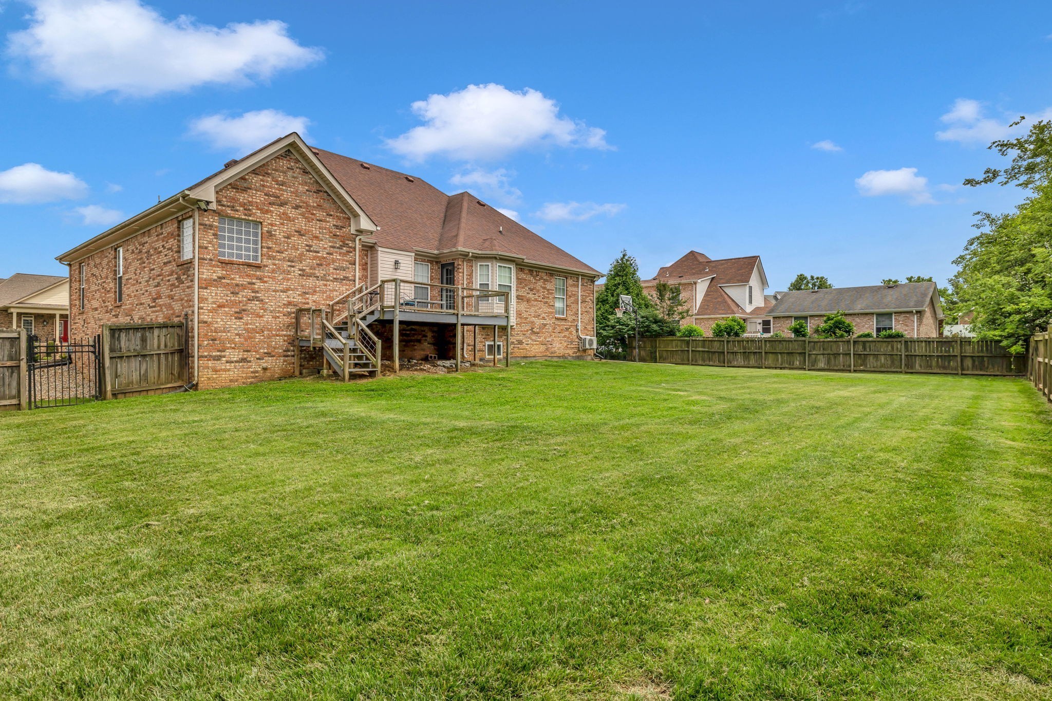4268 N Woodstock Dr