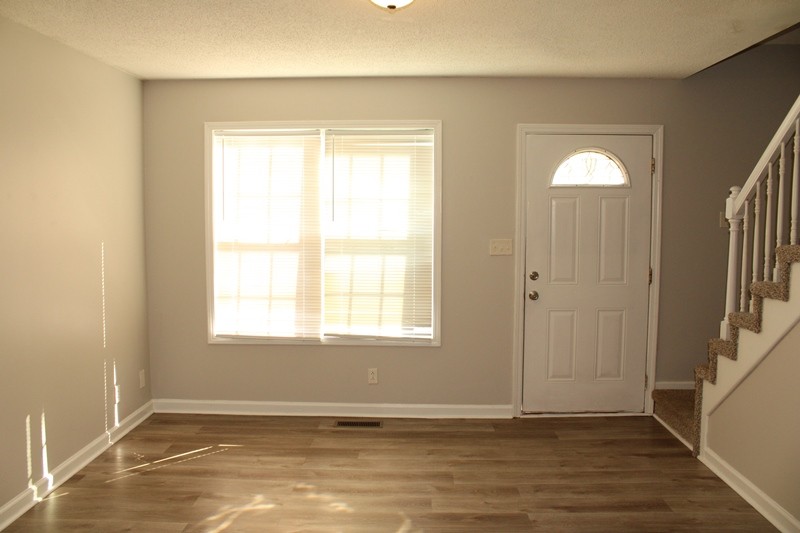 313 Lafayette Point Cir