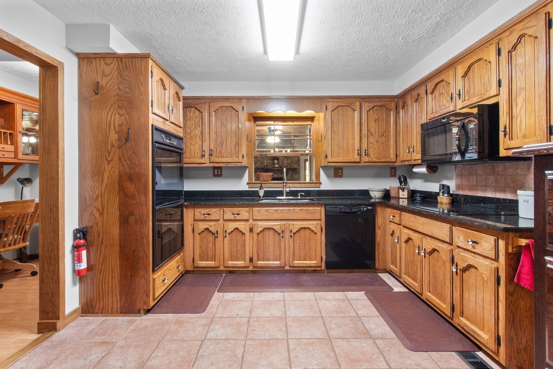 930 Roberts Rd