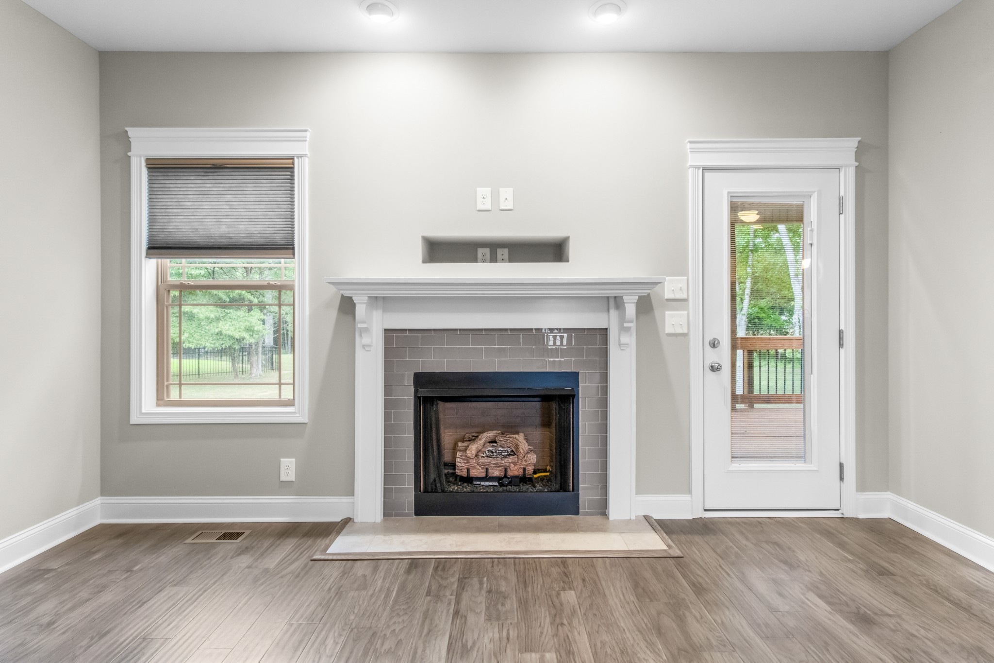 807 Snapdragon Ct