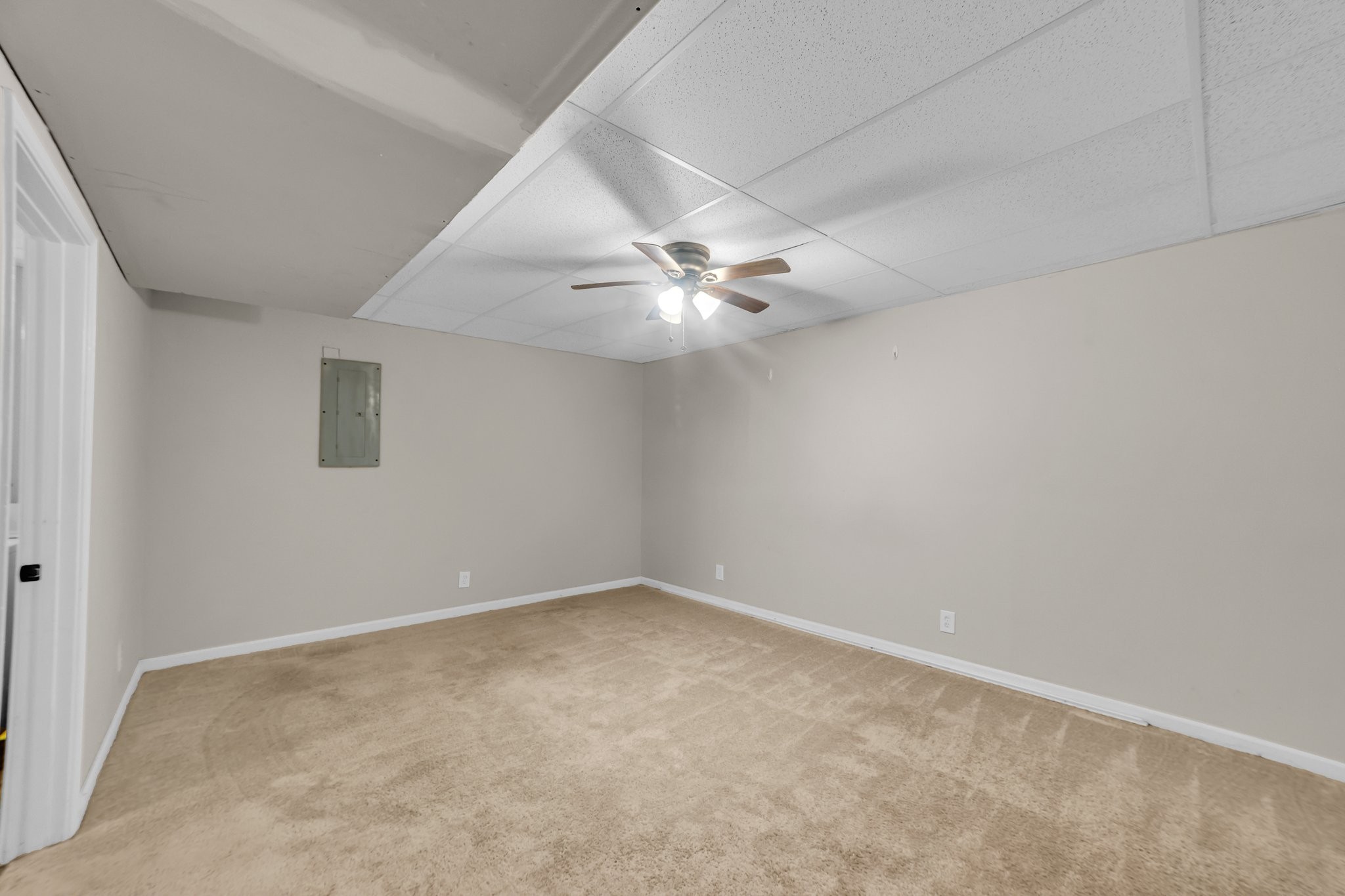 911 Lindsey Dr