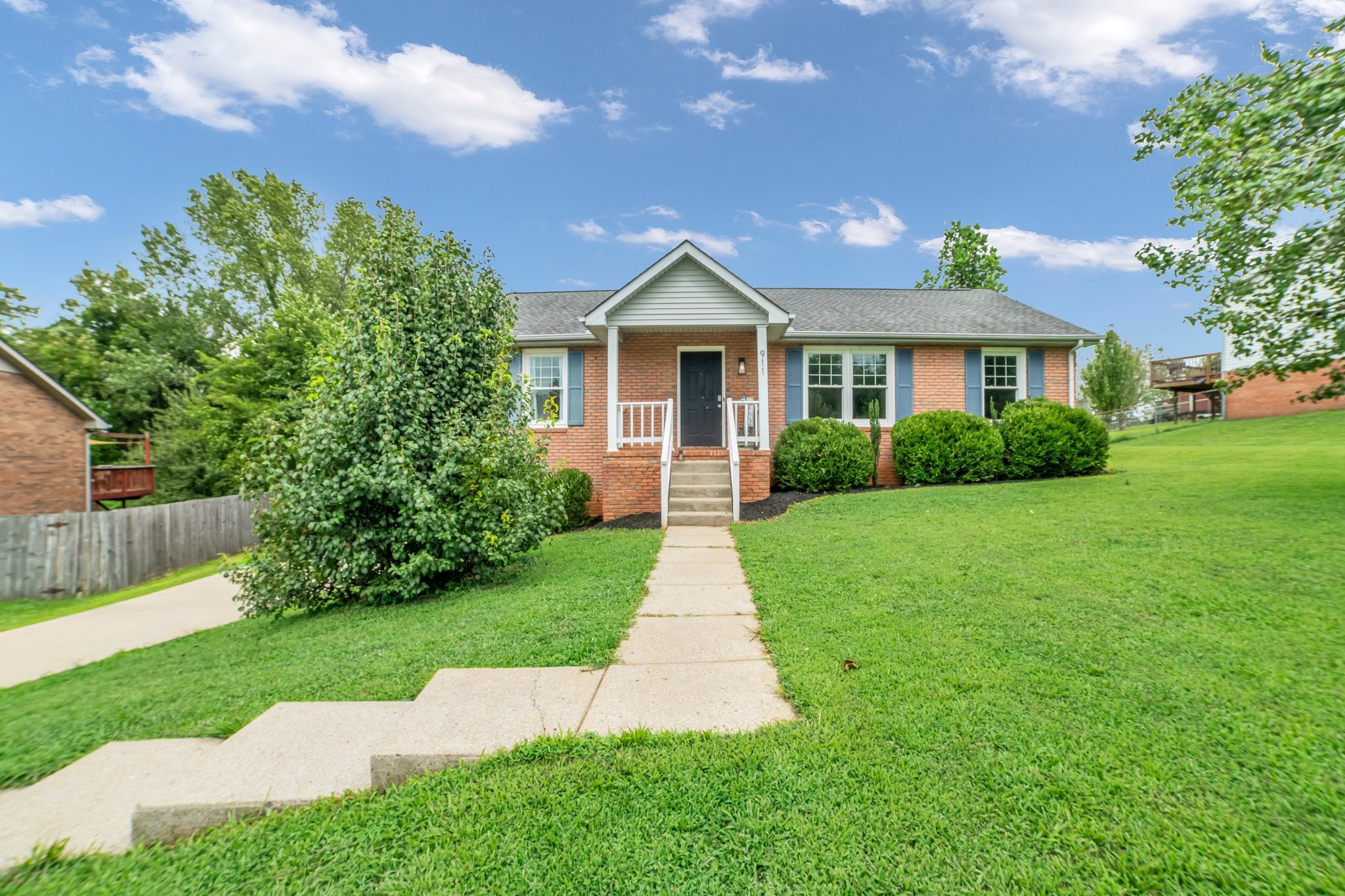 911 Lindsey Dr