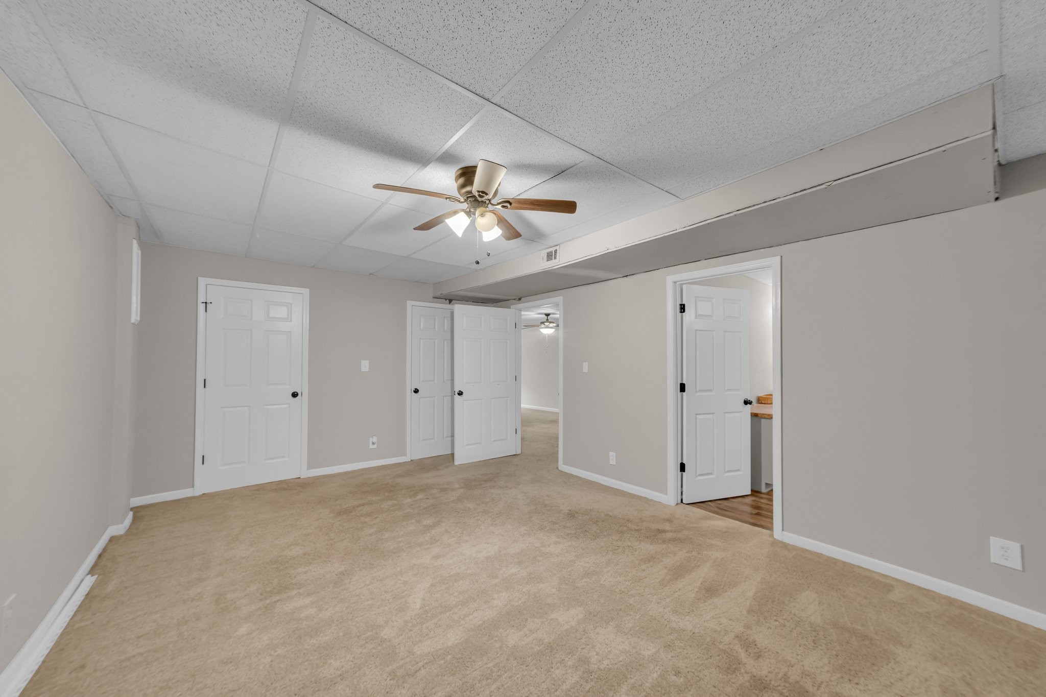 911 Lindsey Dr