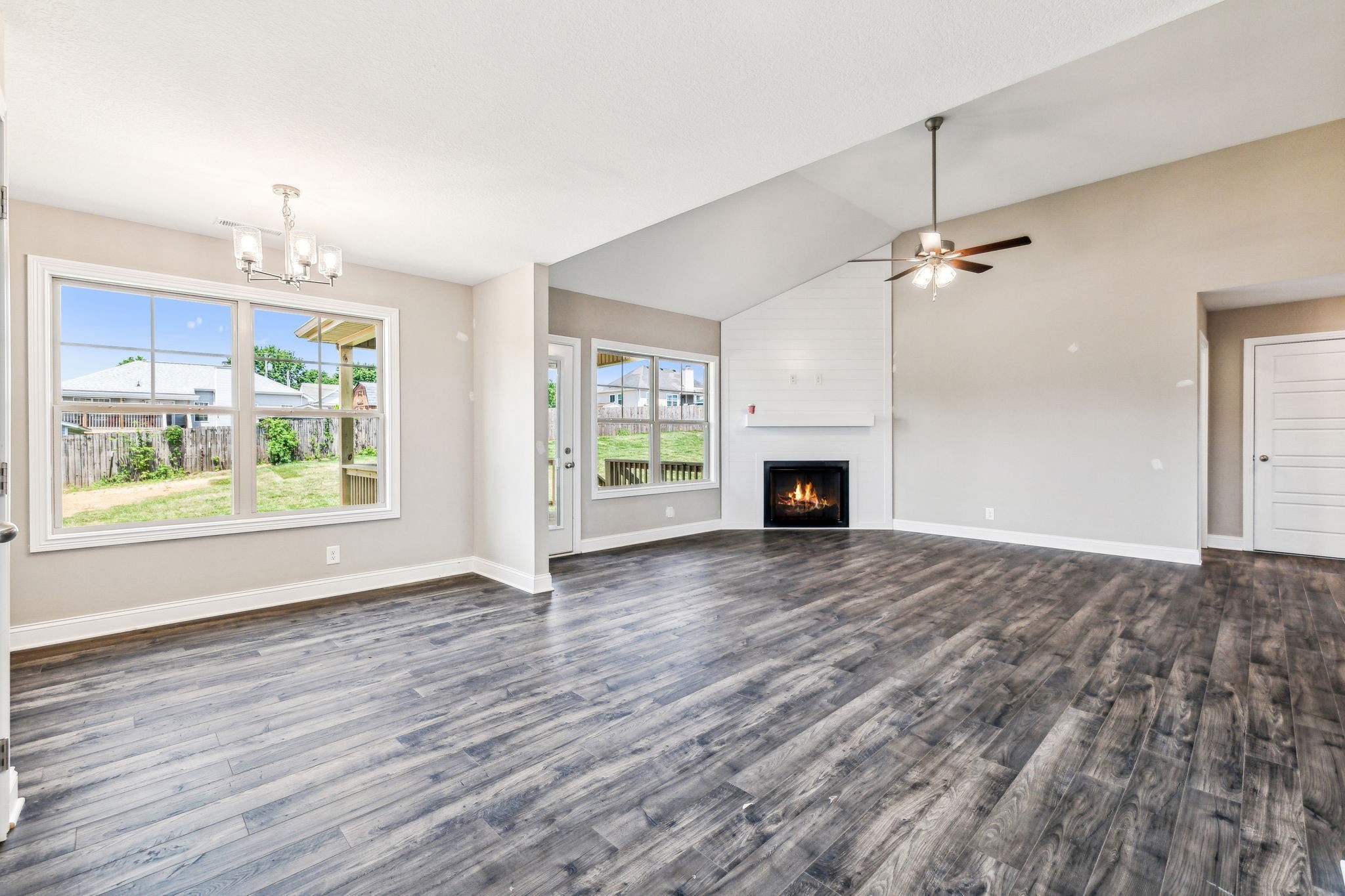 872 Macon Ln