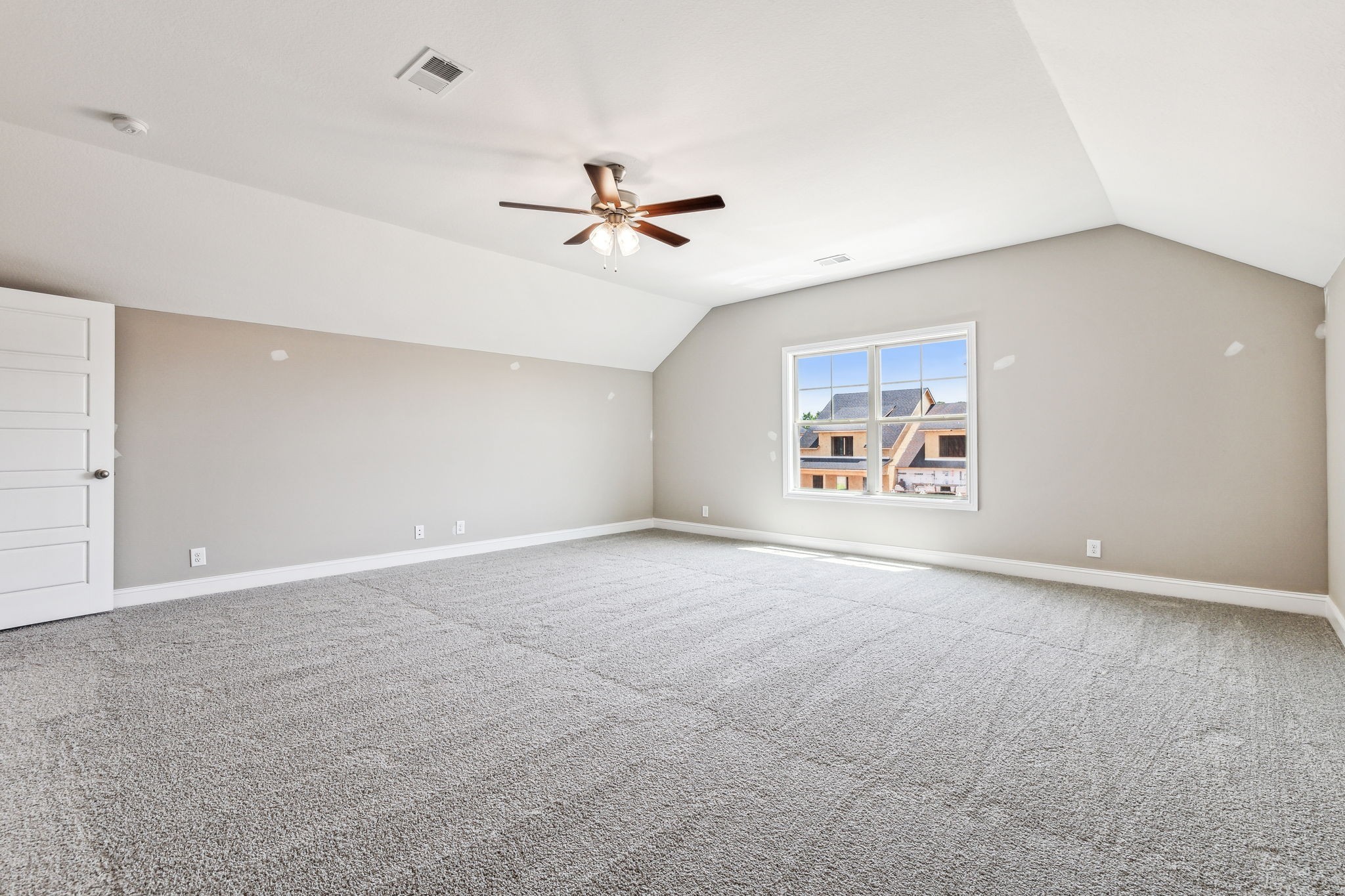 872 Macon Ln