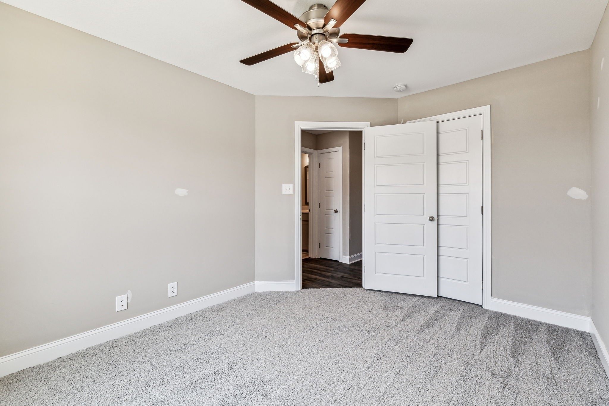 872 Macon Ln