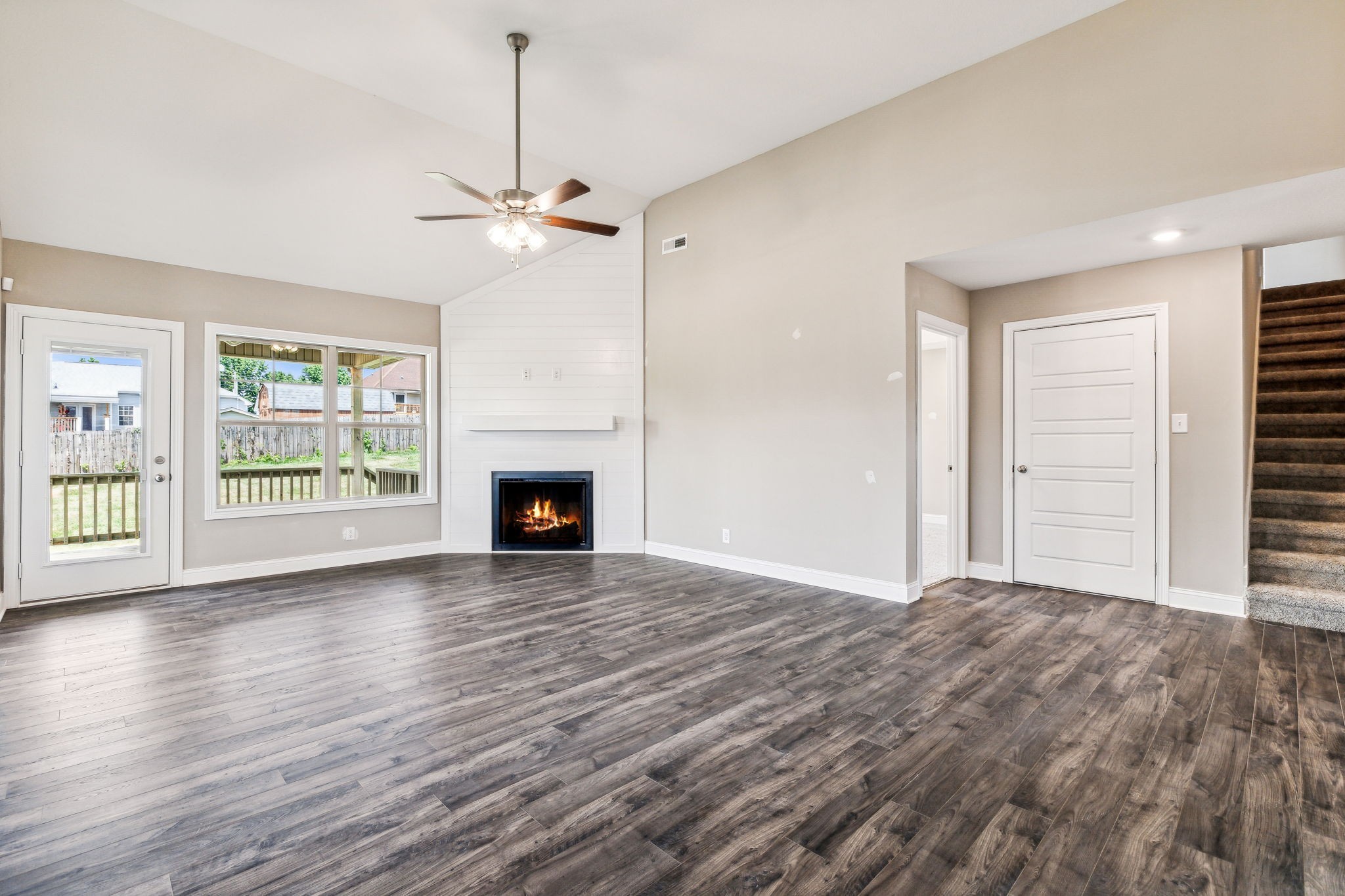 872 Macon Ln