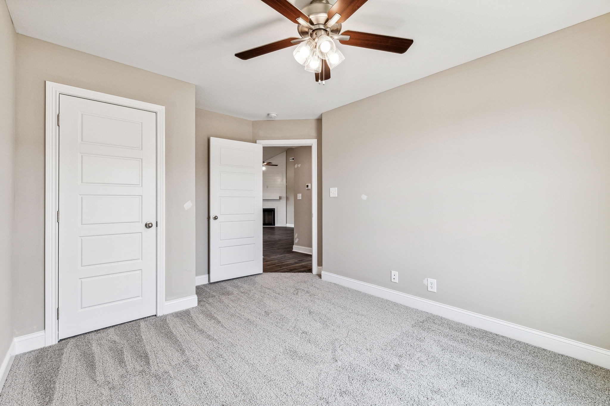 872 Macon Ln