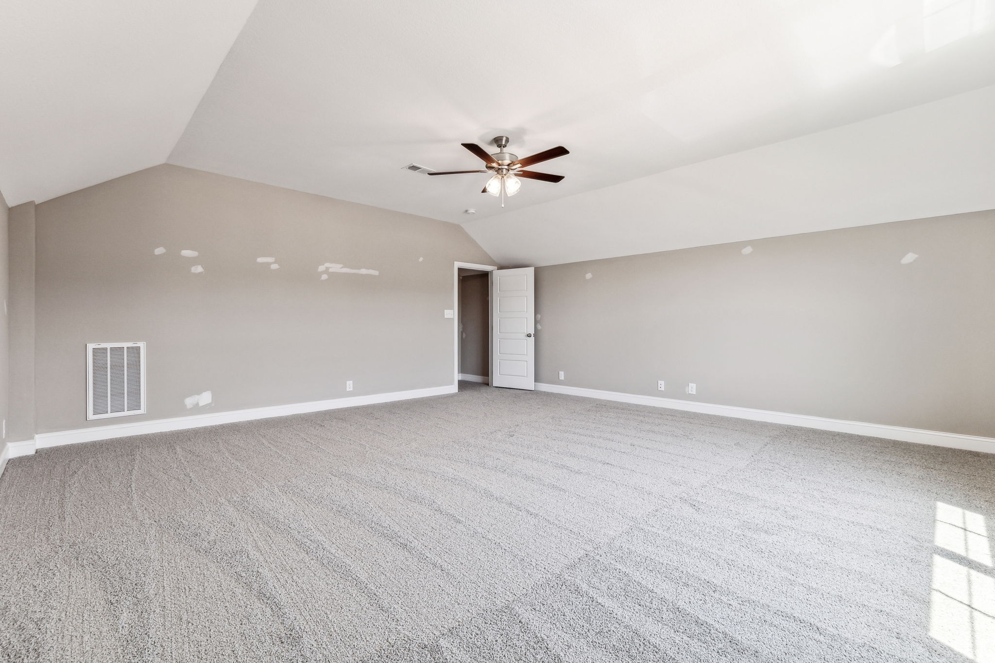 872 Macon Ln