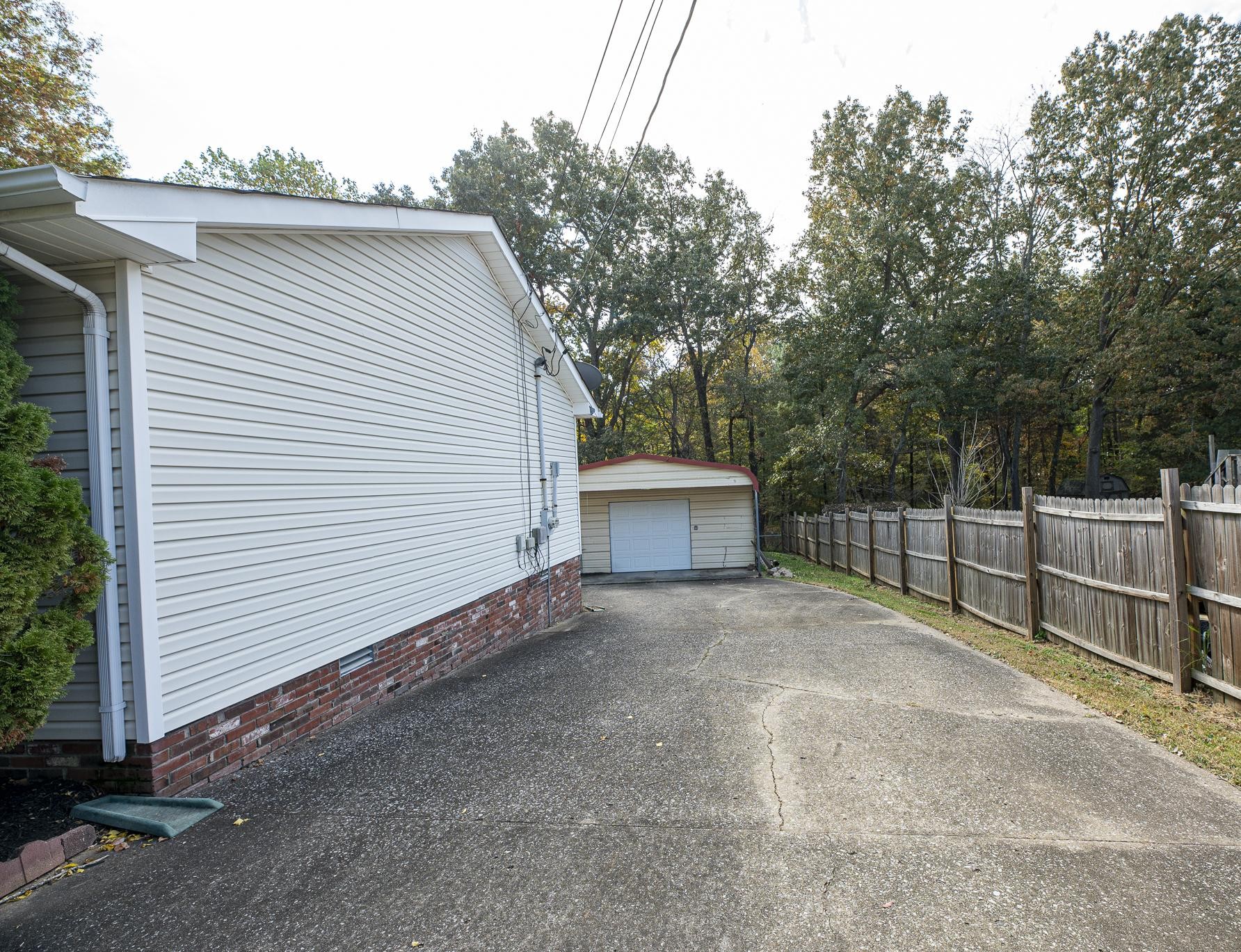 1054 Merritt Lewis Ln