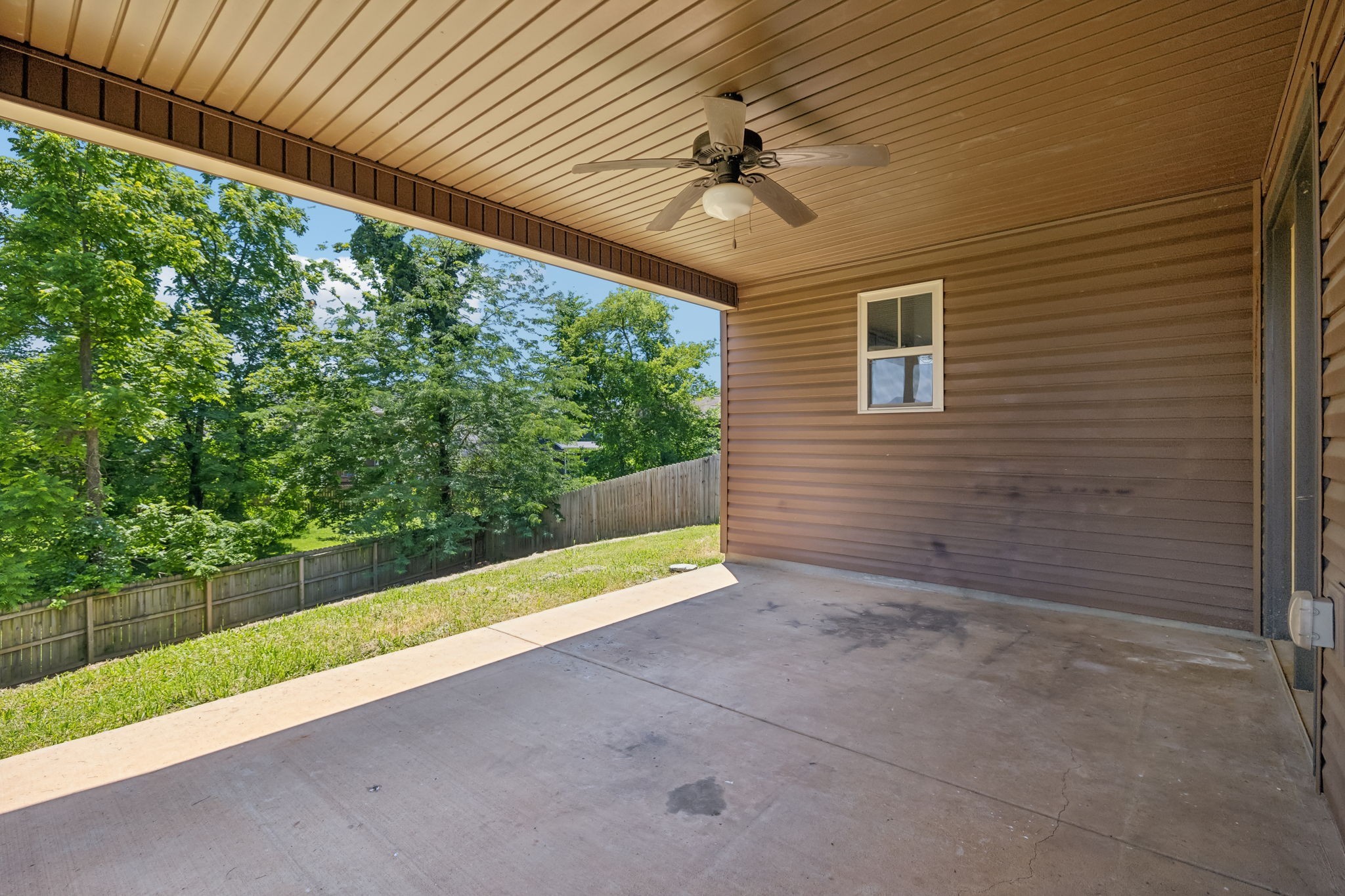 1262 Eagles View Dr