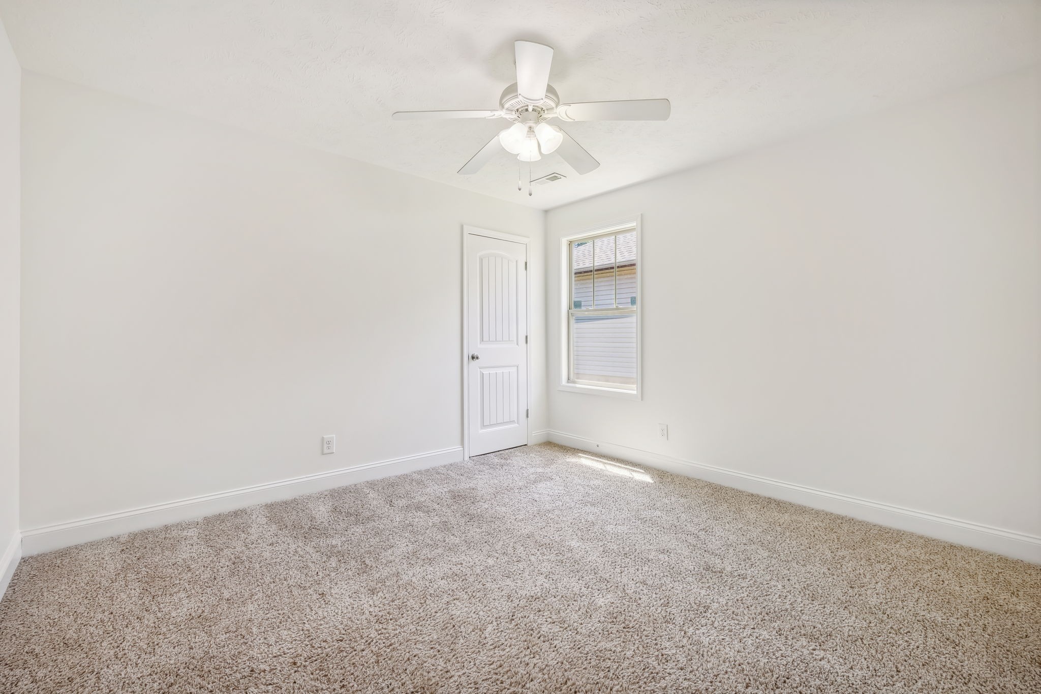 1262 Eagles View Dr