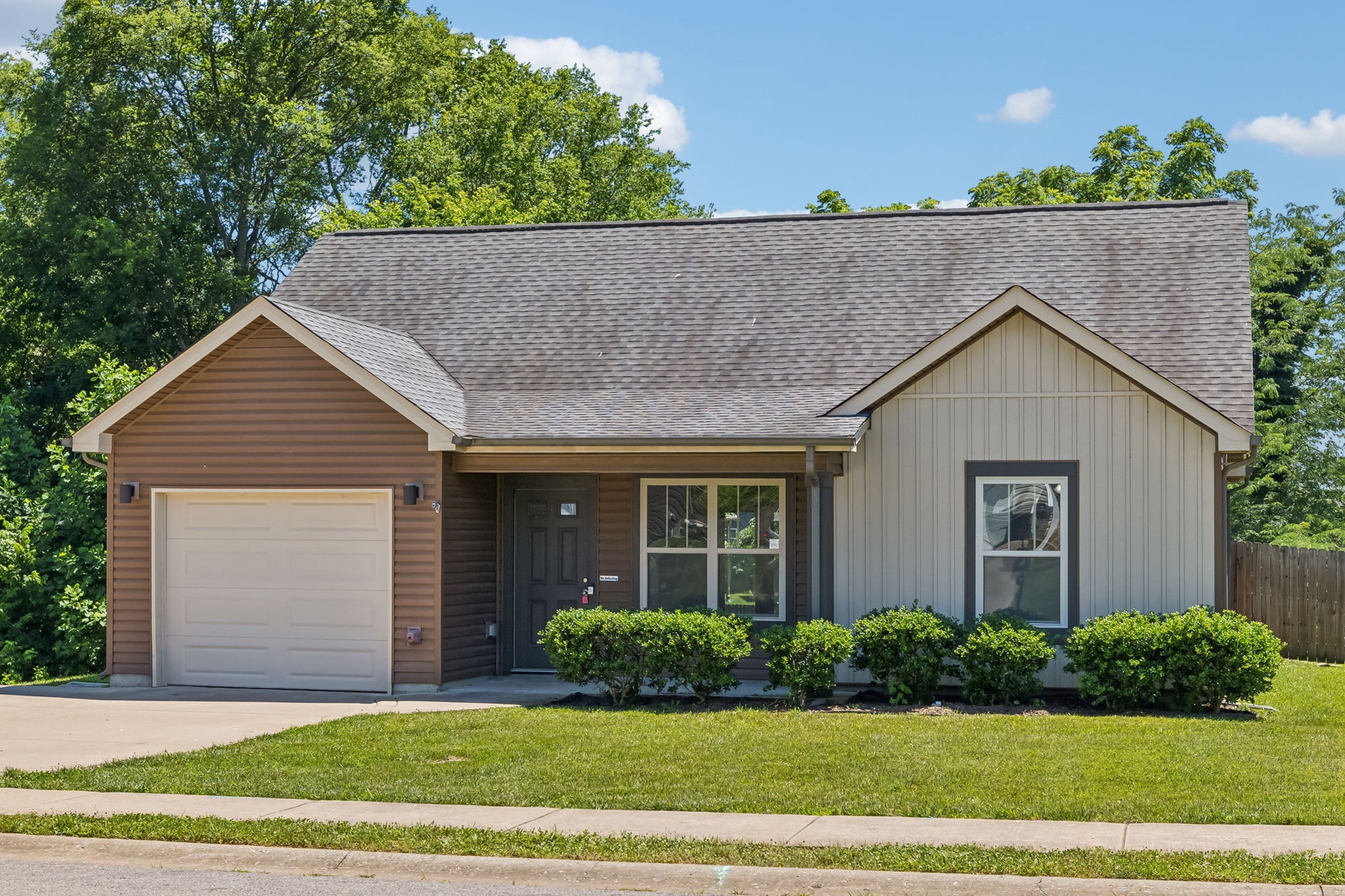 1262 Eagles View Dr