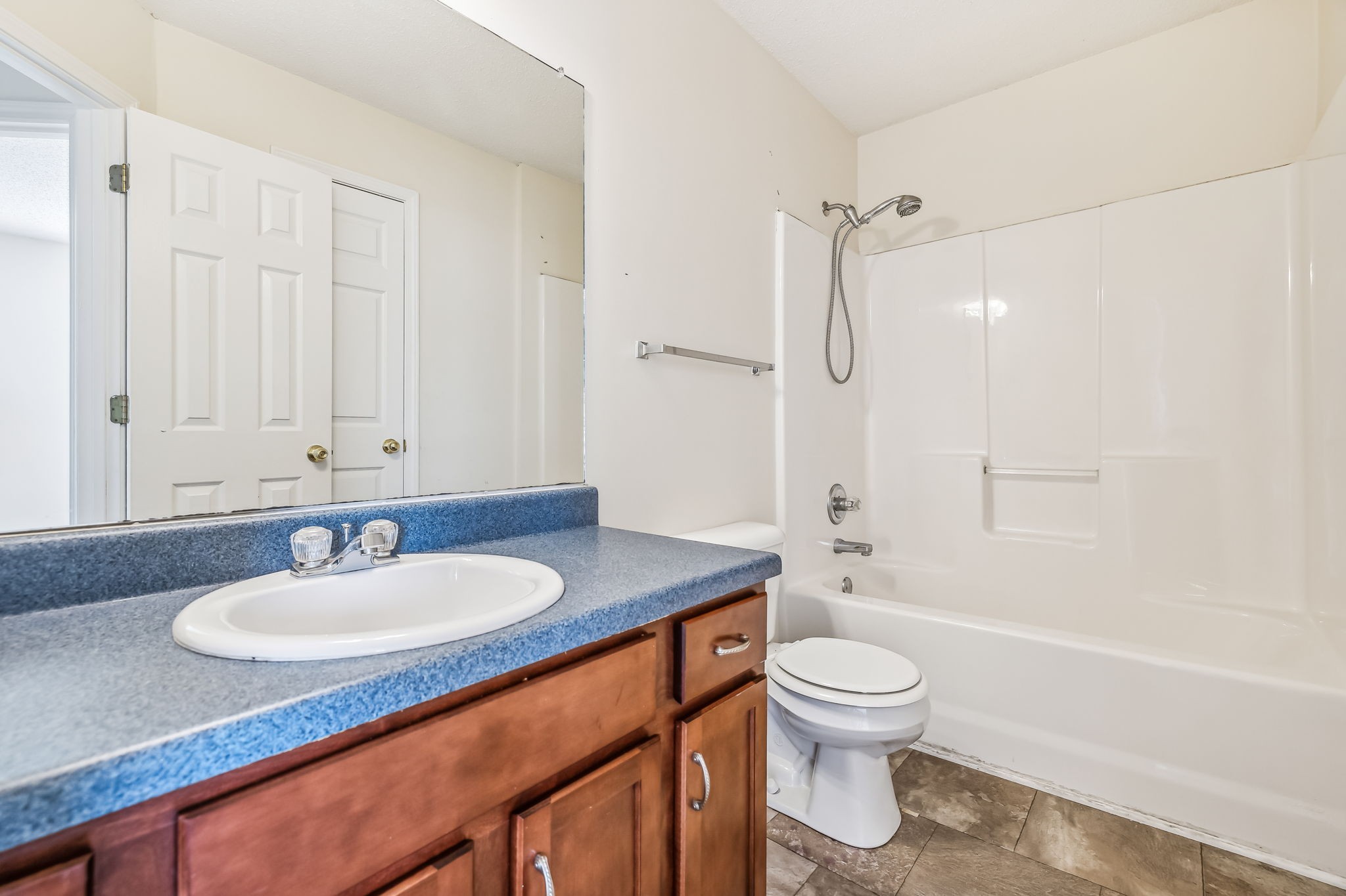 1407 Cedar Springs Cir
