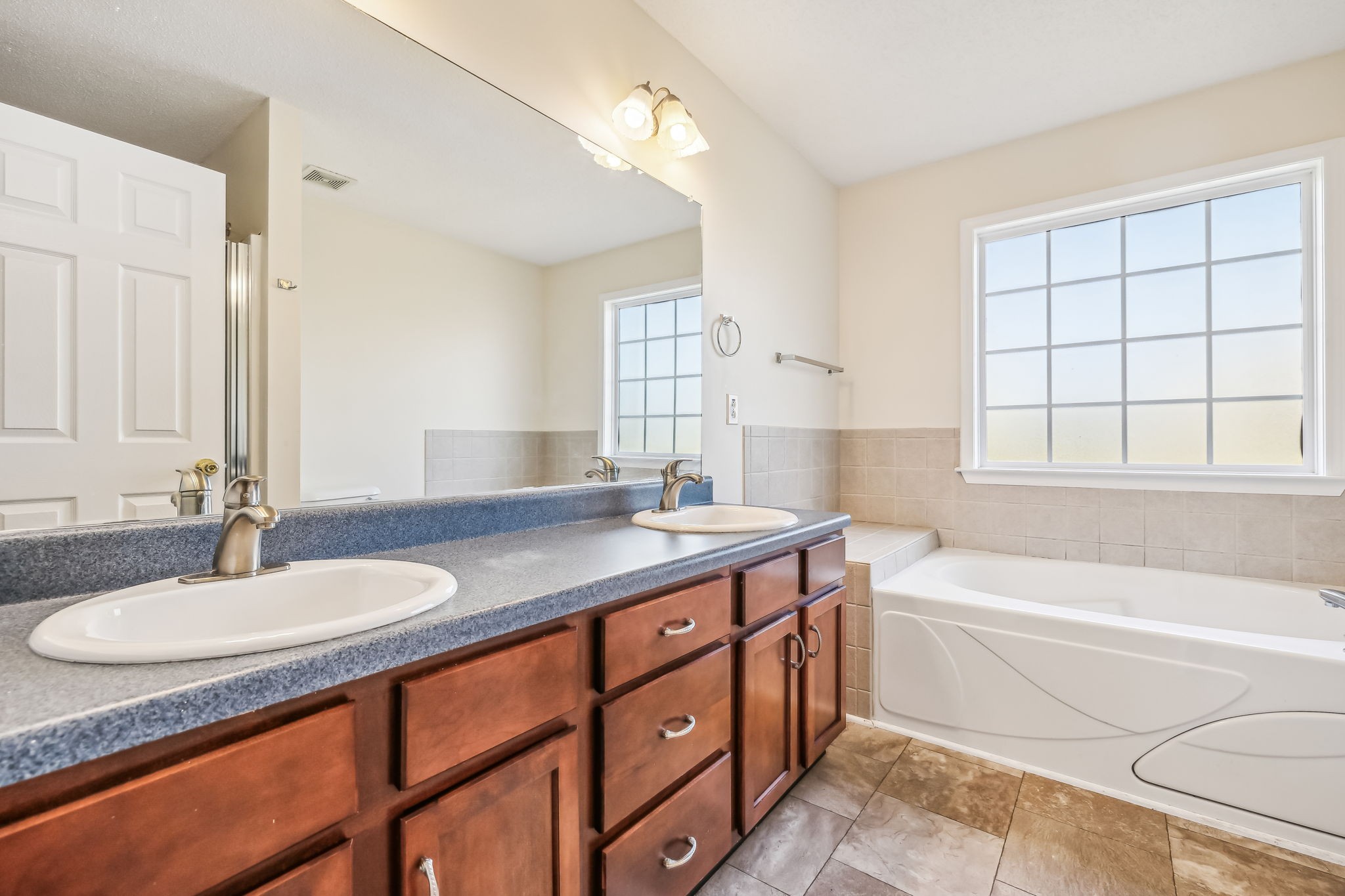 1407 Cedar Springs Cir