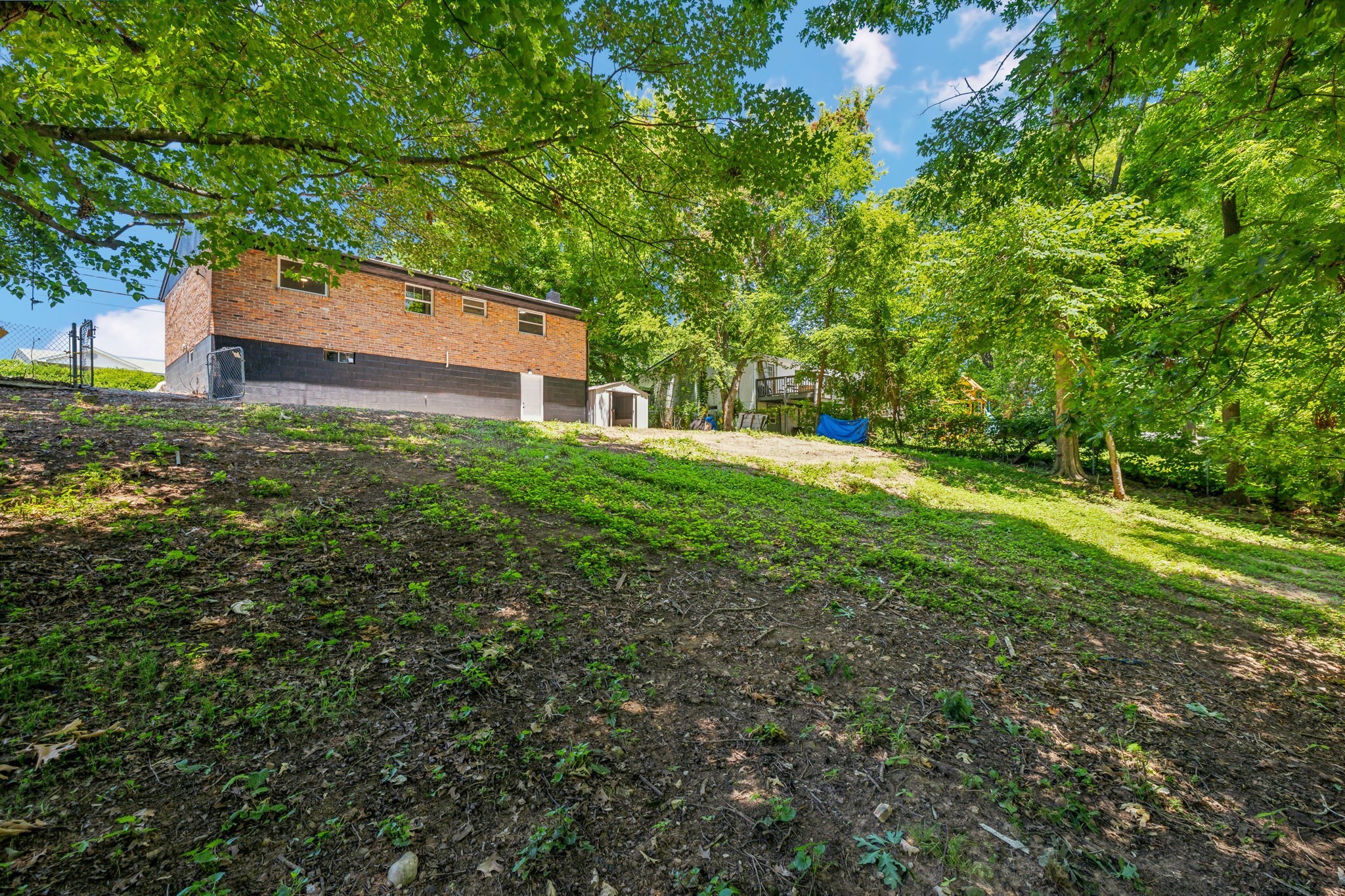 2026 Lintwood Dr