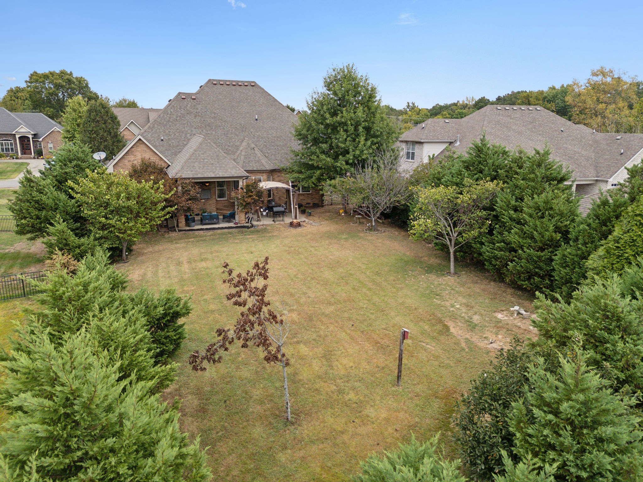 1049 Willow Cir