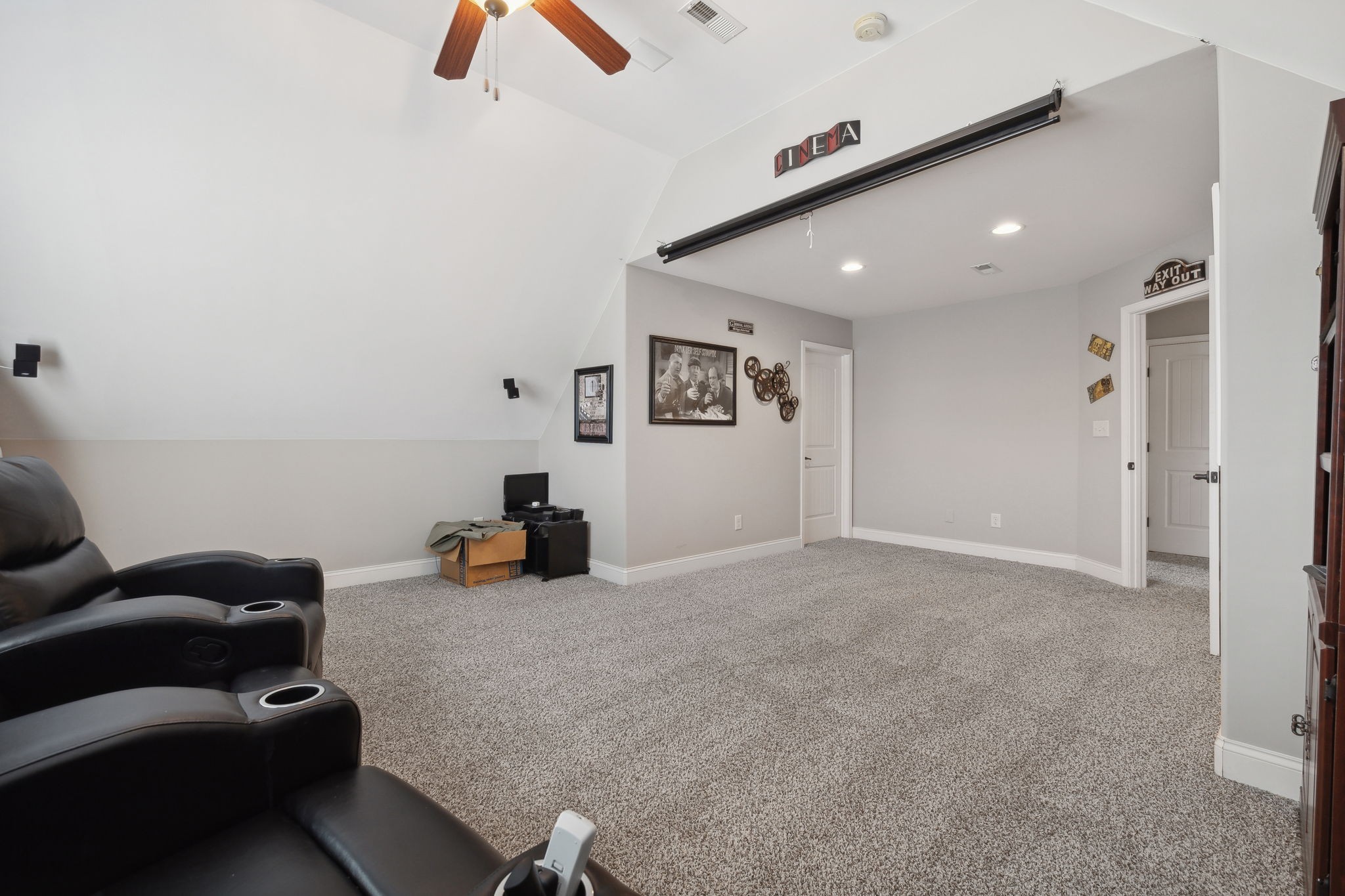 1049 Willow Cir