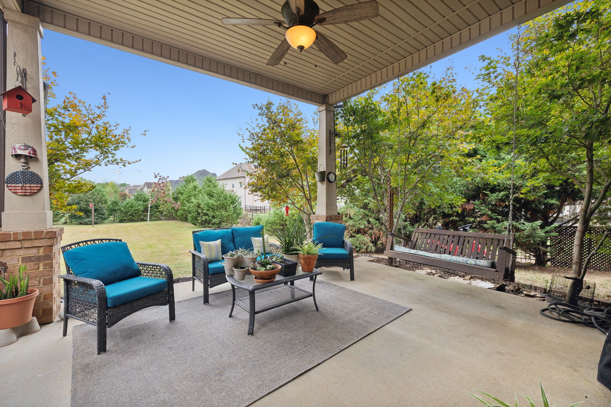 1049 Willow Cir