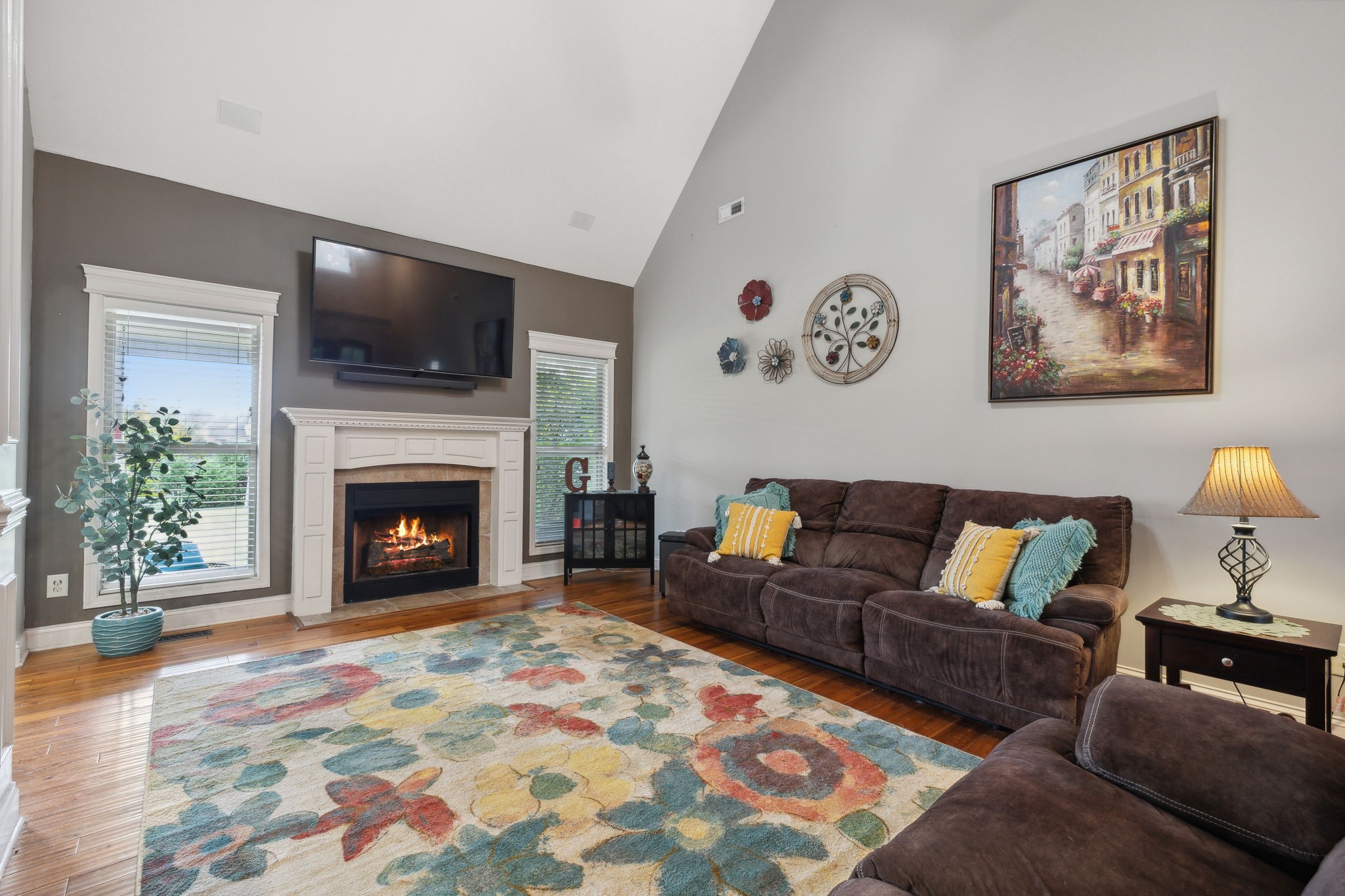 1049 Willow Cir