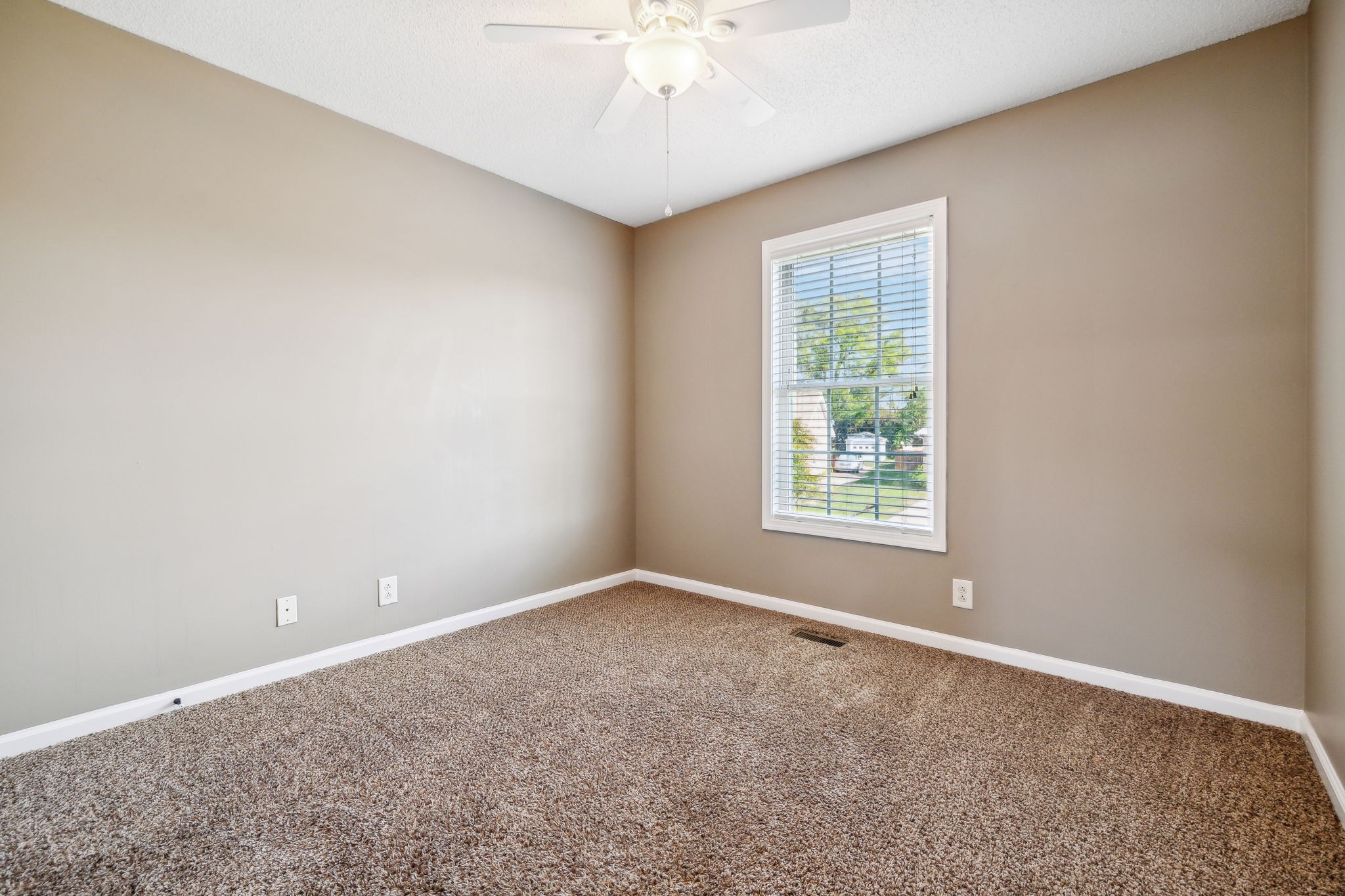 1368 Bluebonnet Dr
