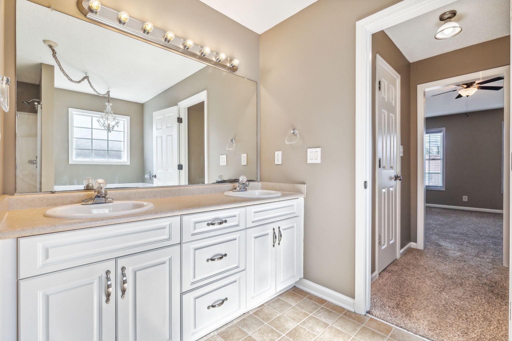 1368 Bluebonnet Dr