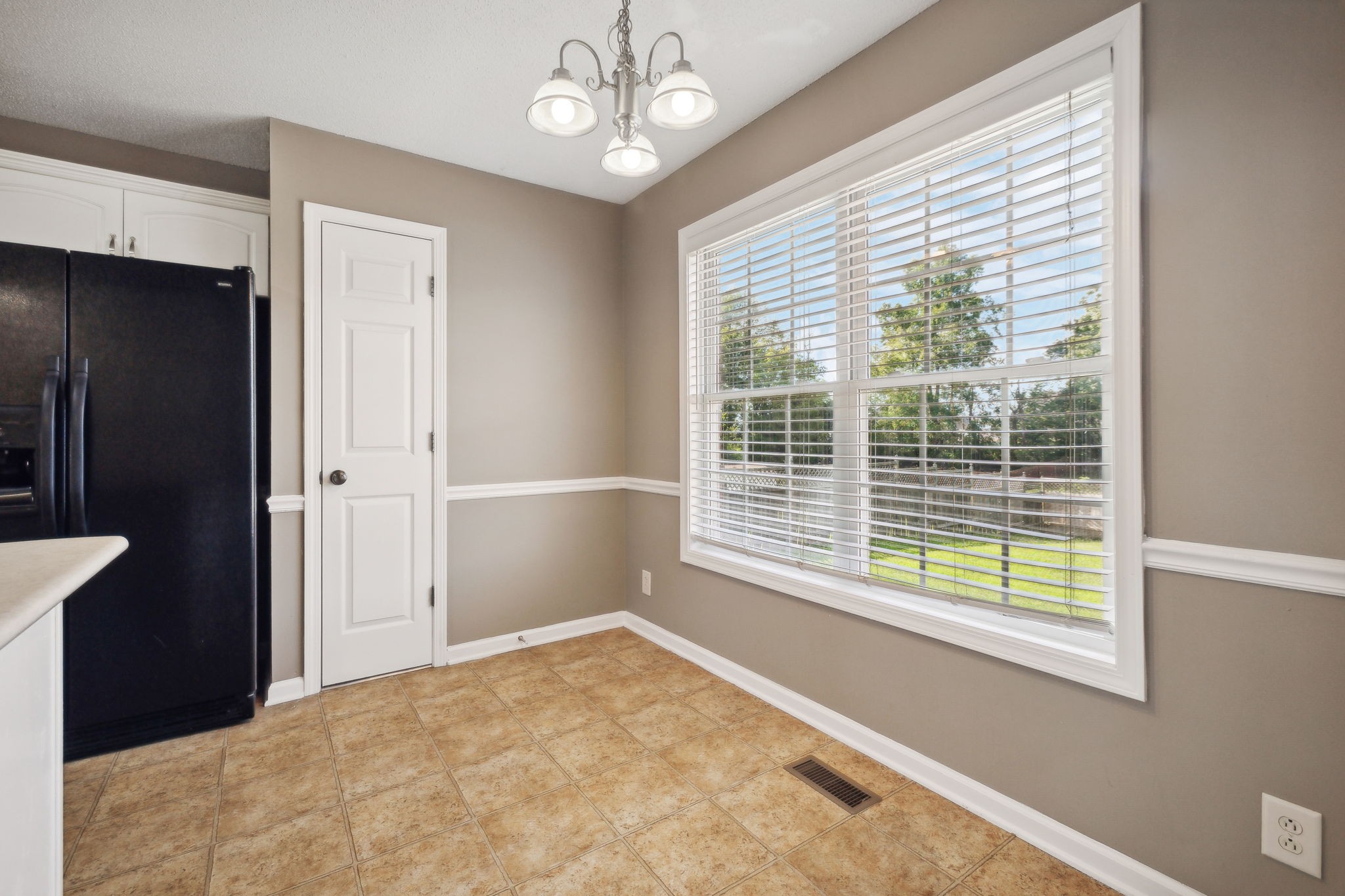 1368 Bluebonnet Dr