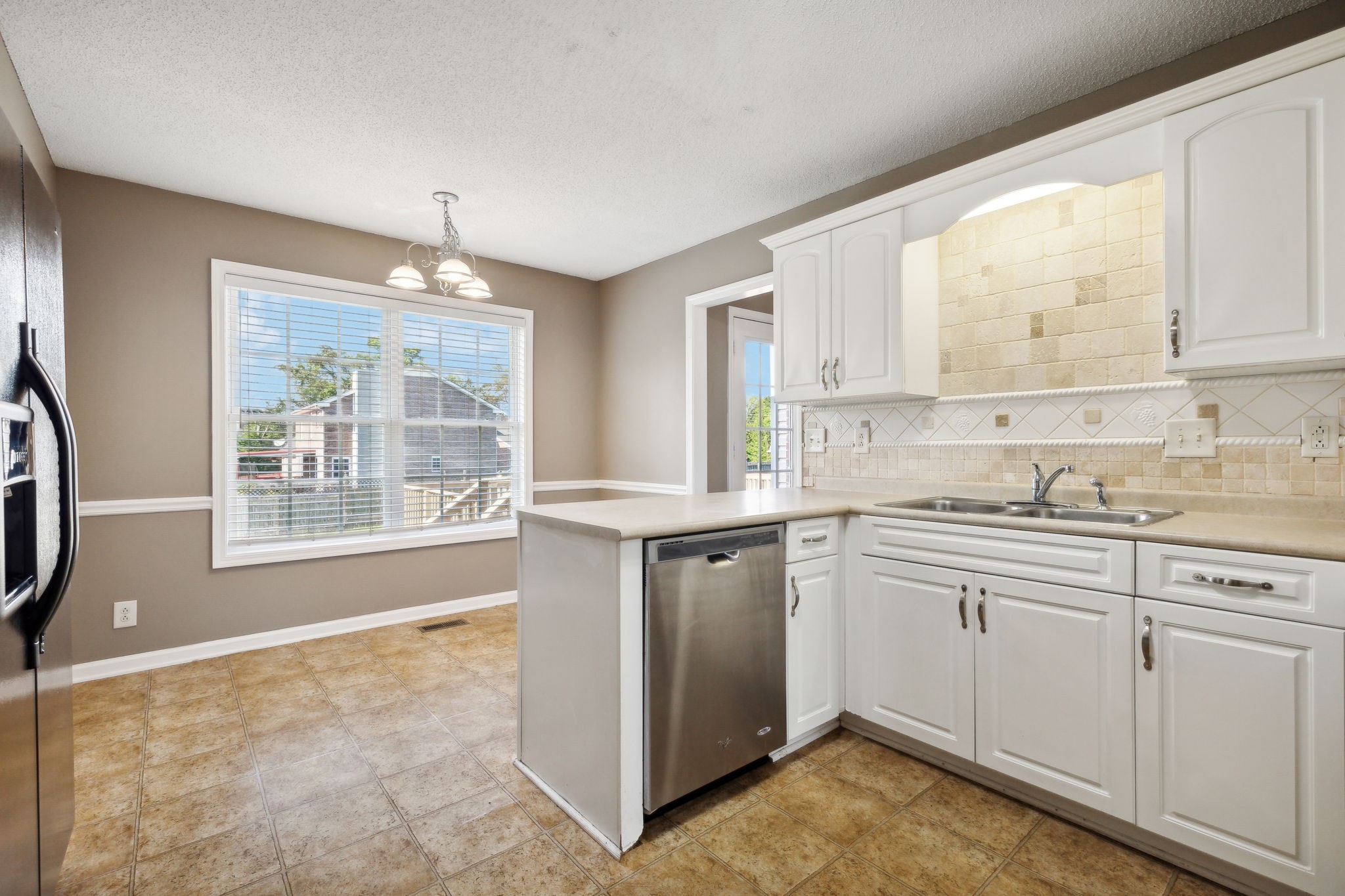 1368 Bluebonnet Dr