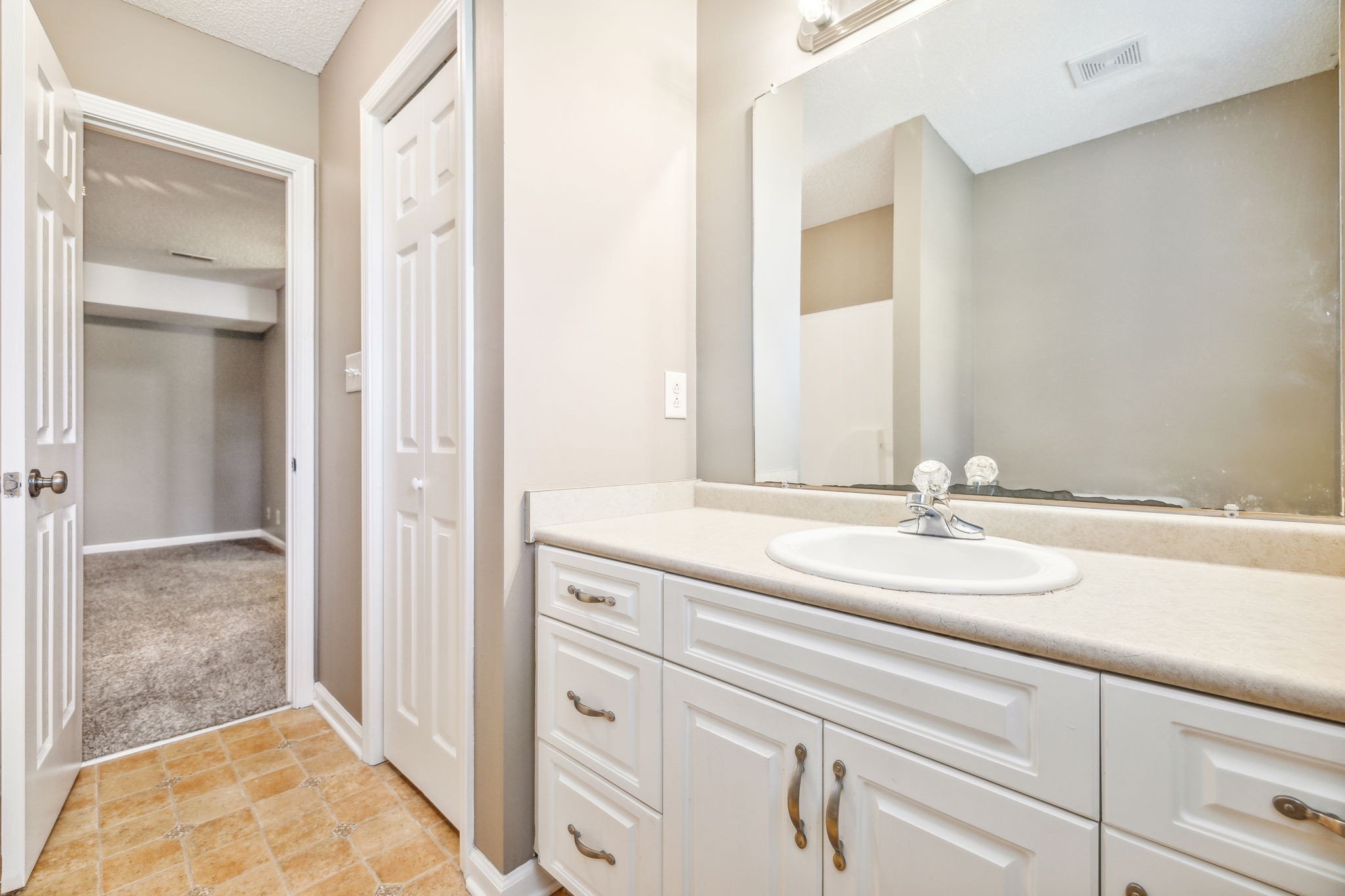1368 Bluebonnet Dr