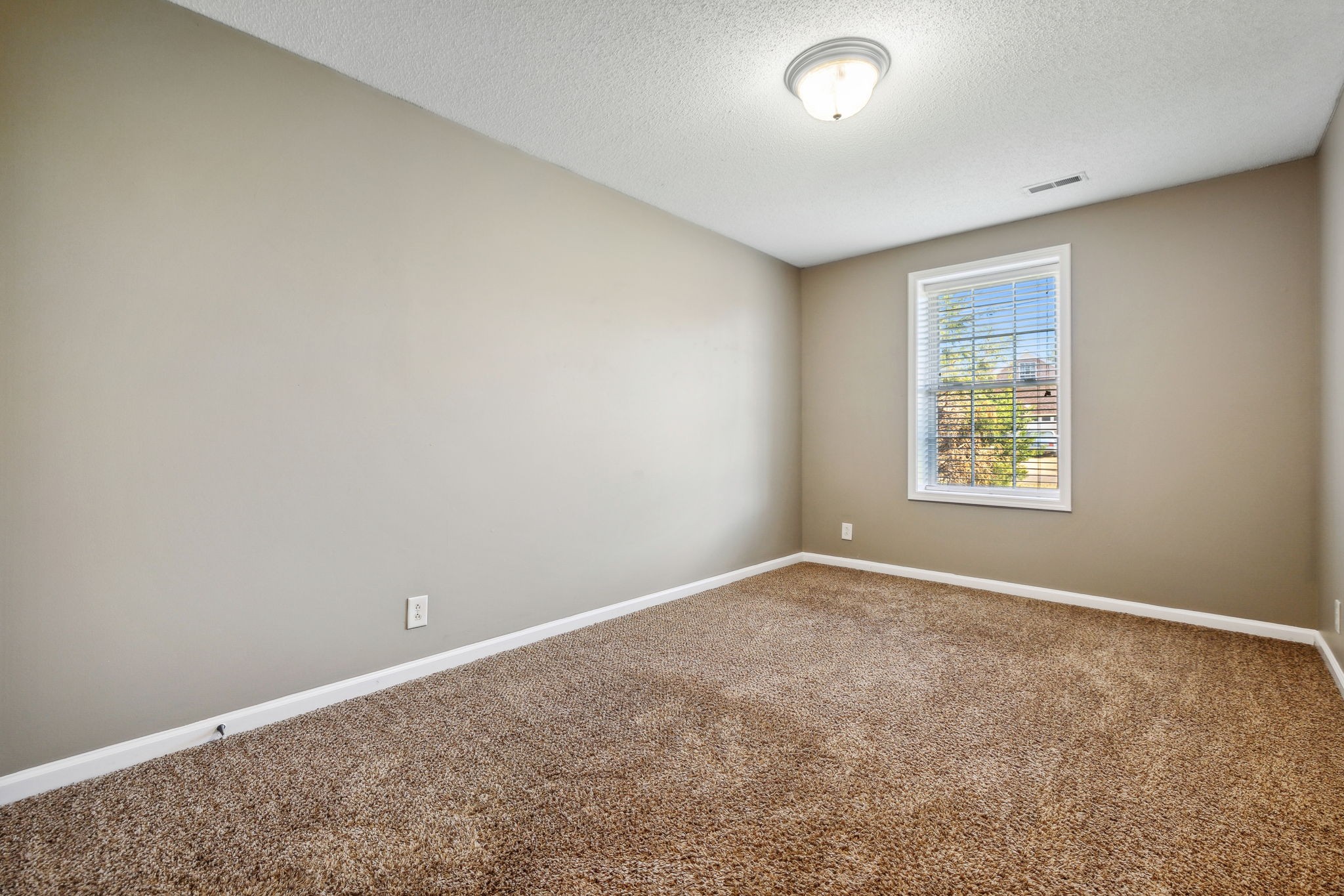 1368 Bluebonnet Dr