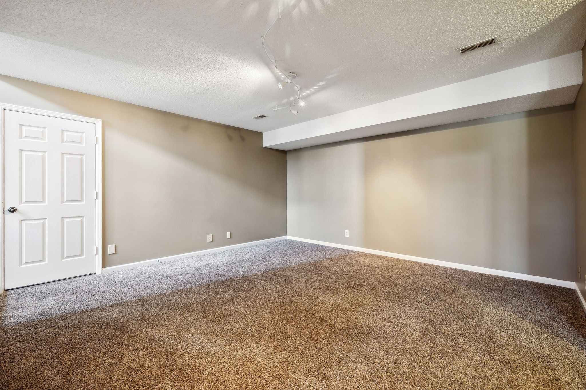 1368 Bluebonnet Dr
