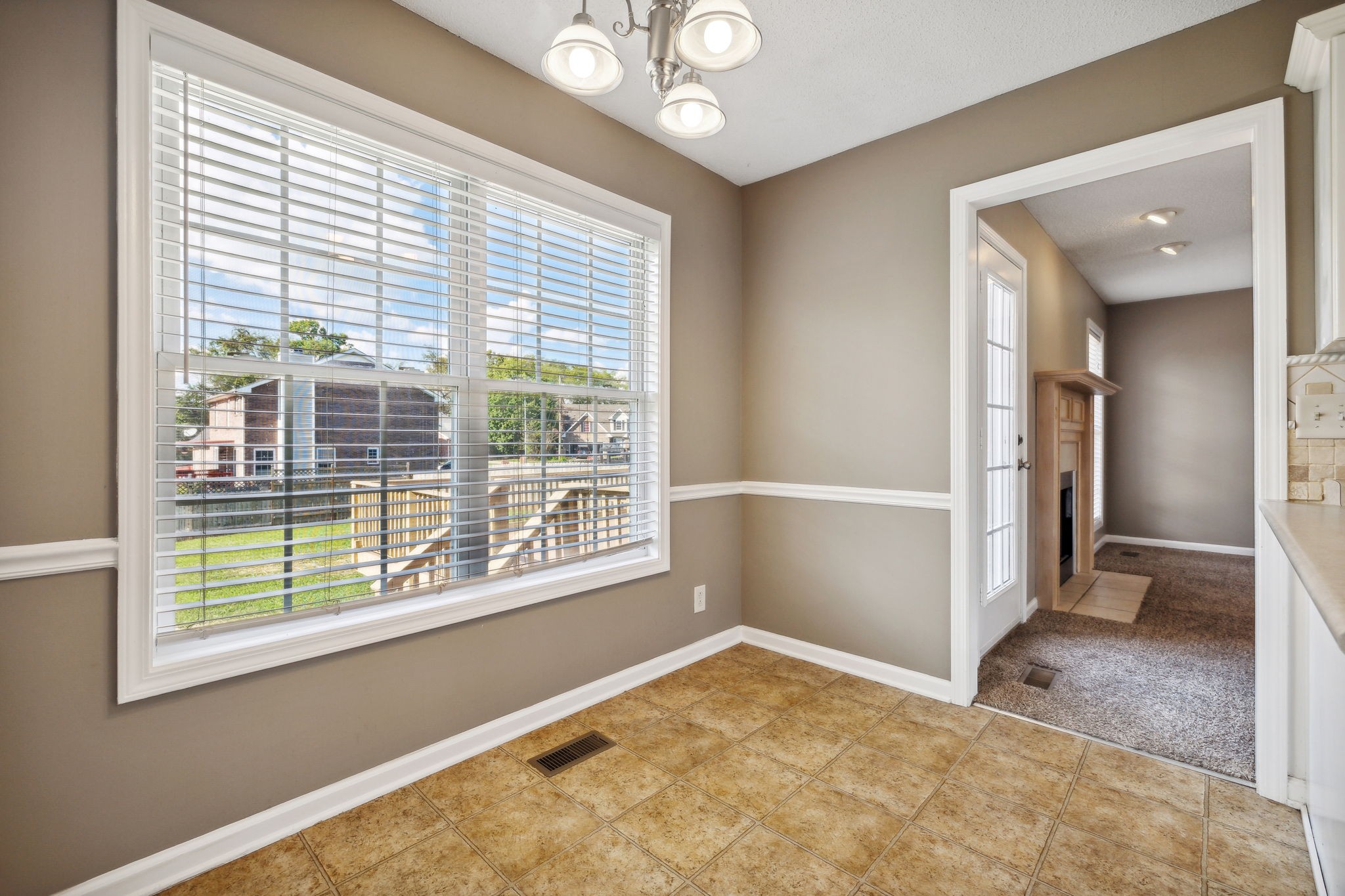 1368 Bluebonnet Dr