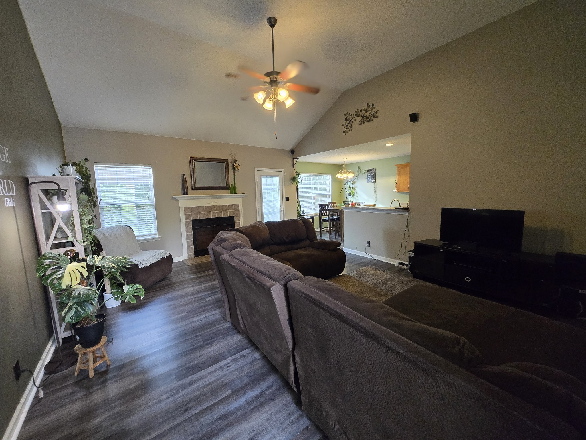 3832 Man O War Blvd