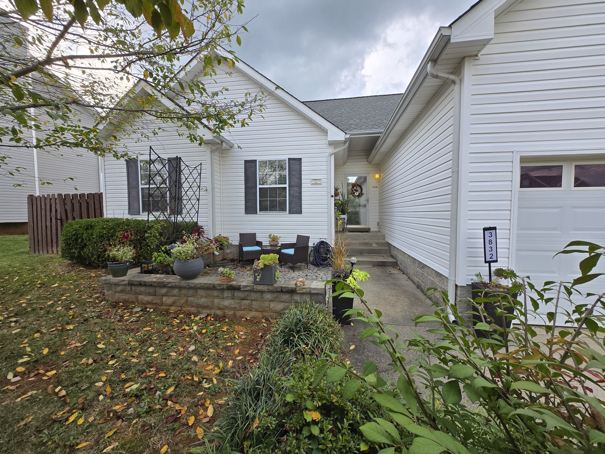 3832 Man O War Blvd