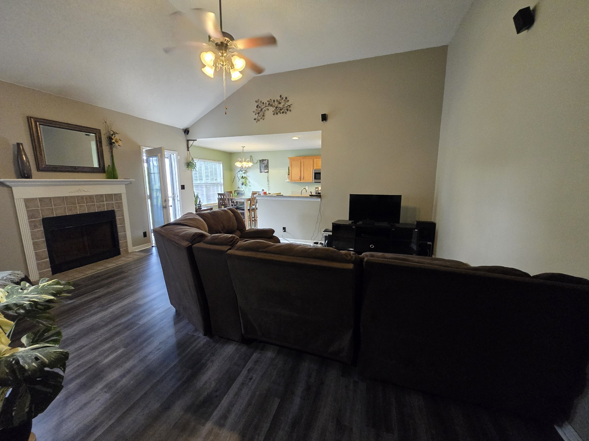 3832 Man O War Blvd
