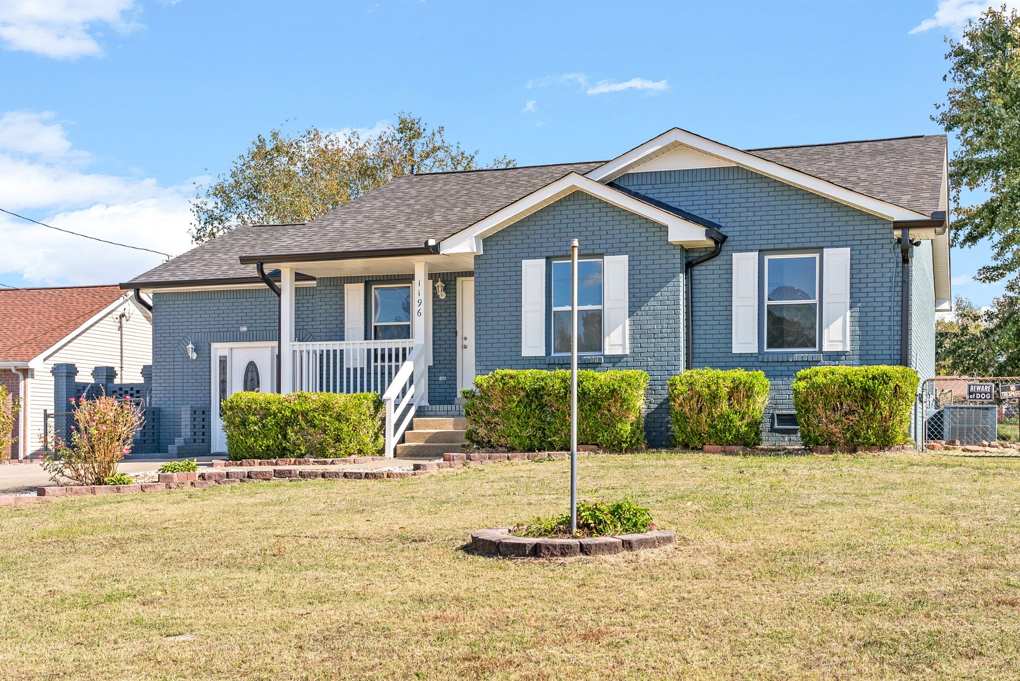 1196 Kendall Dr