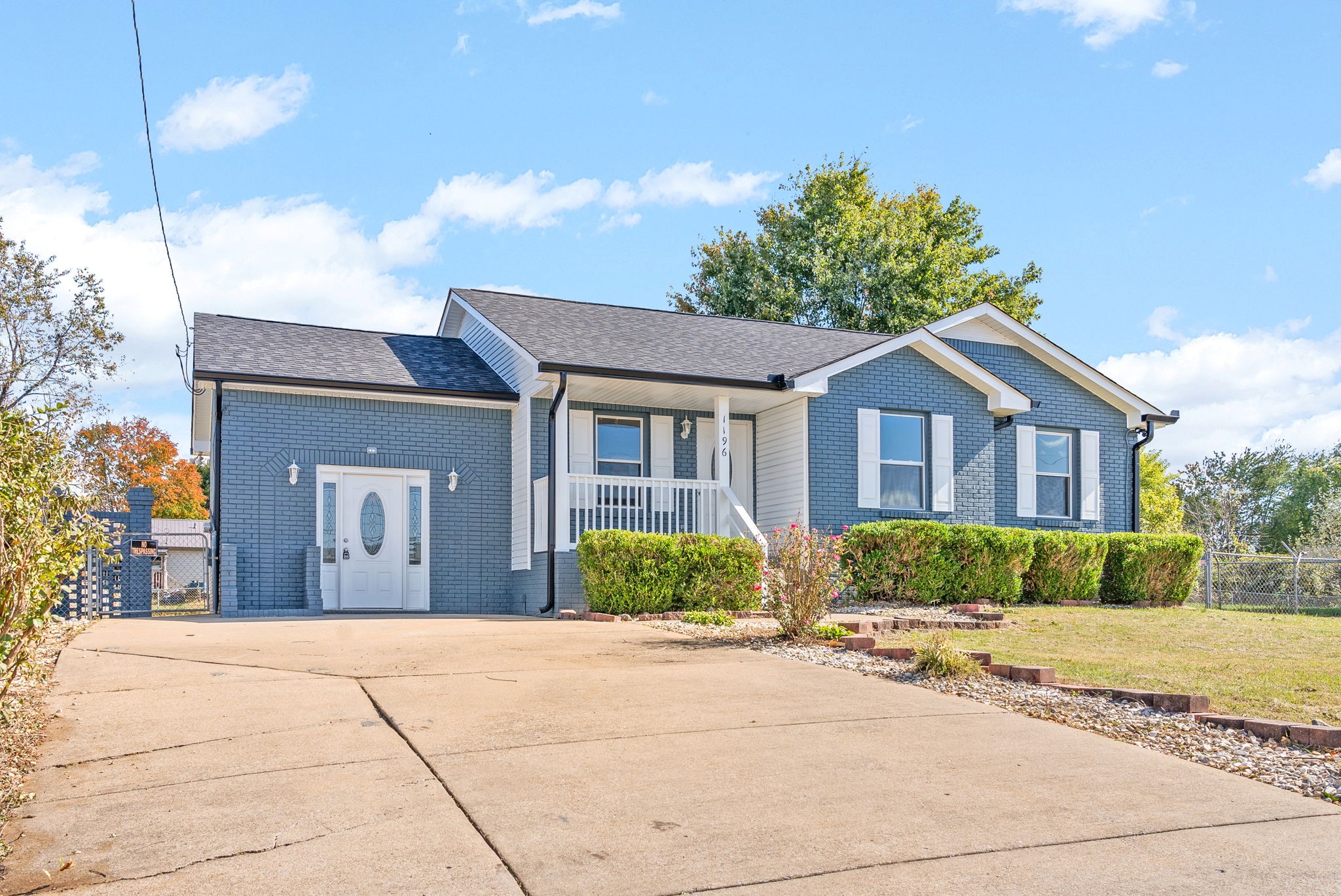 1196 Kendall Dr
