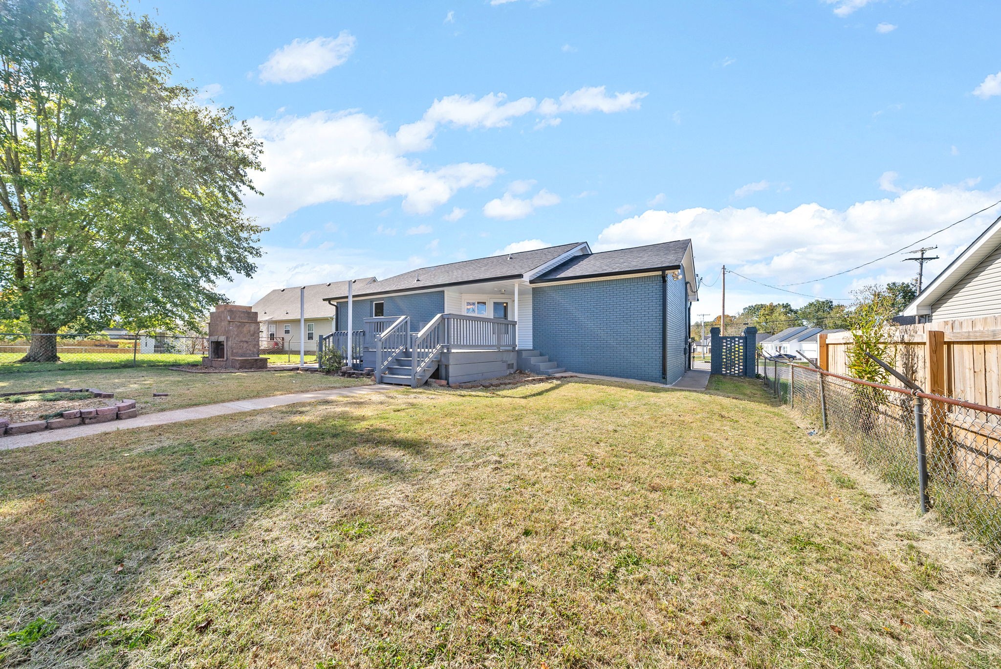 1196 Kendall Dr