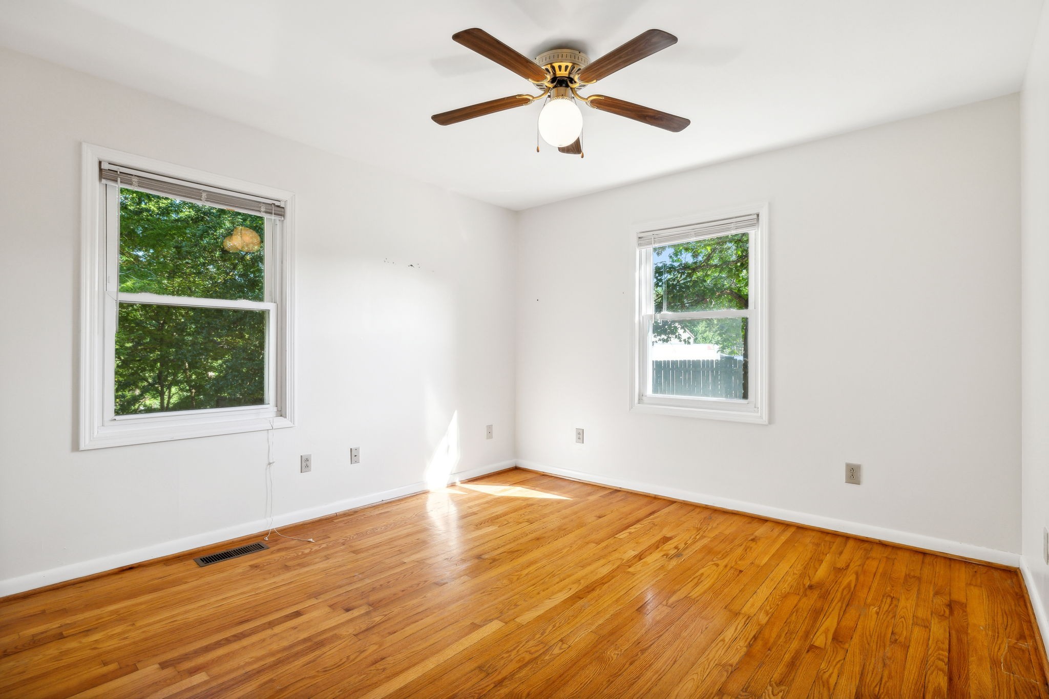 1269 Hillwood Dr