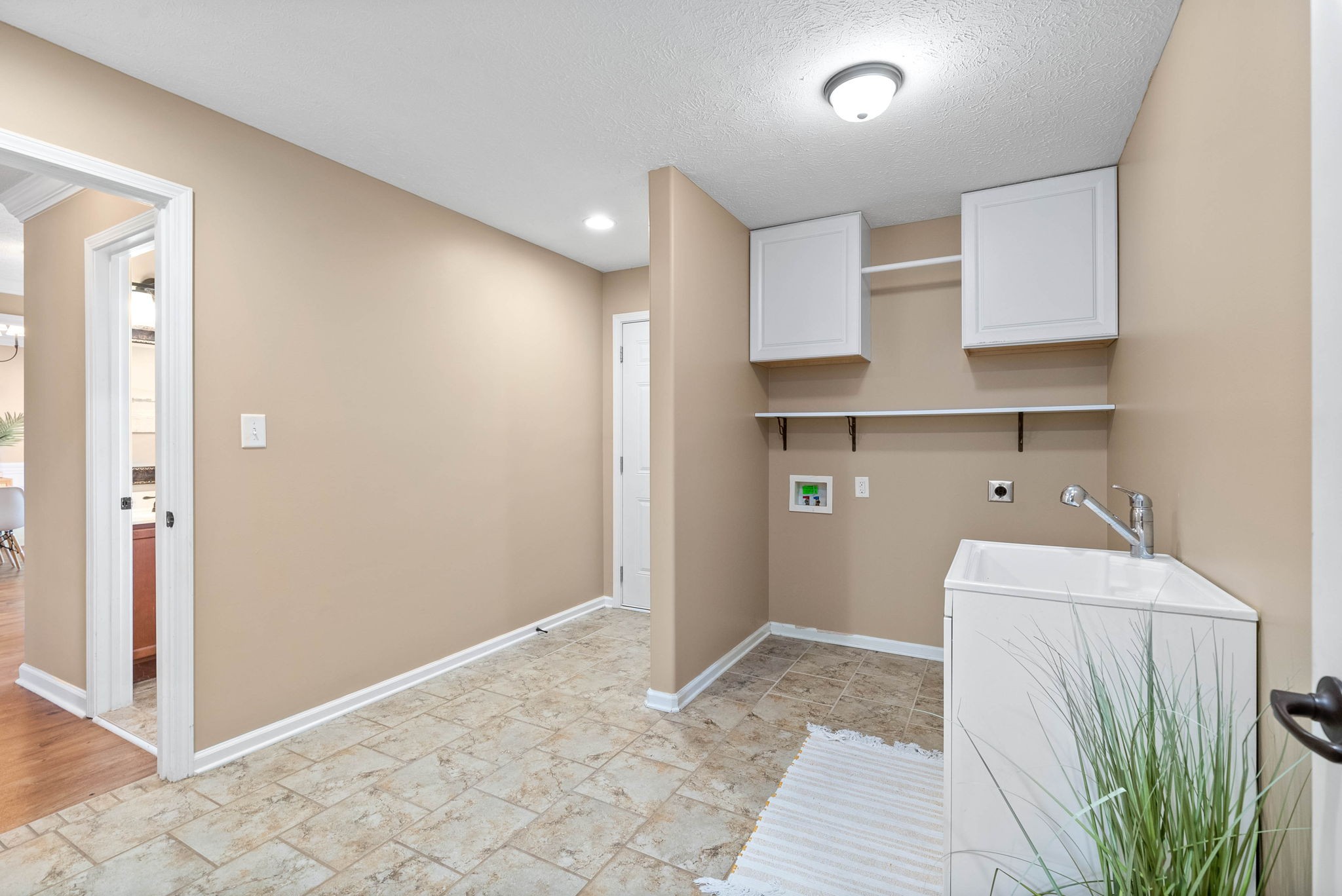 3477 Sikorsky Ln
