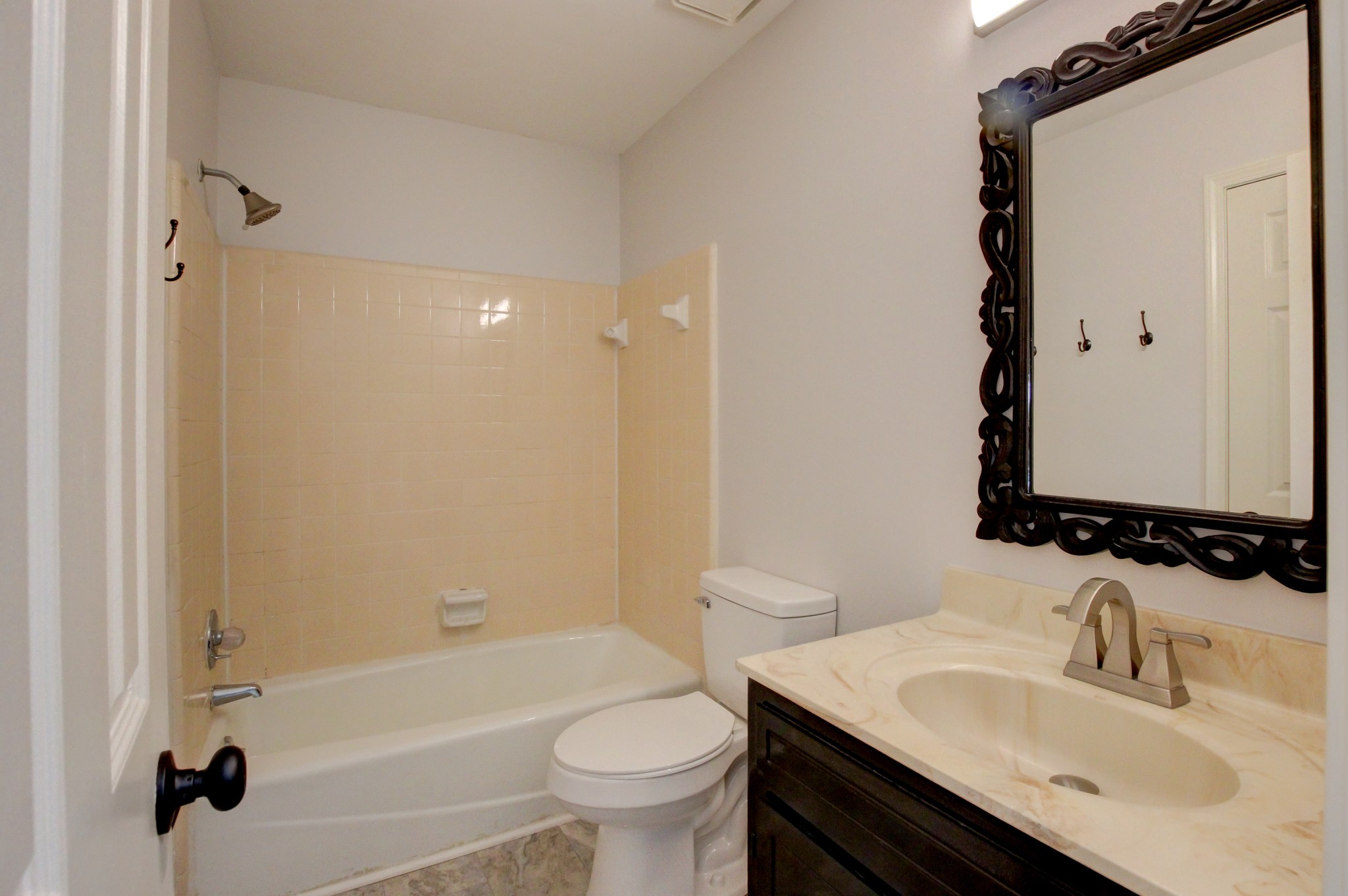 1027 Foxmoor Dr