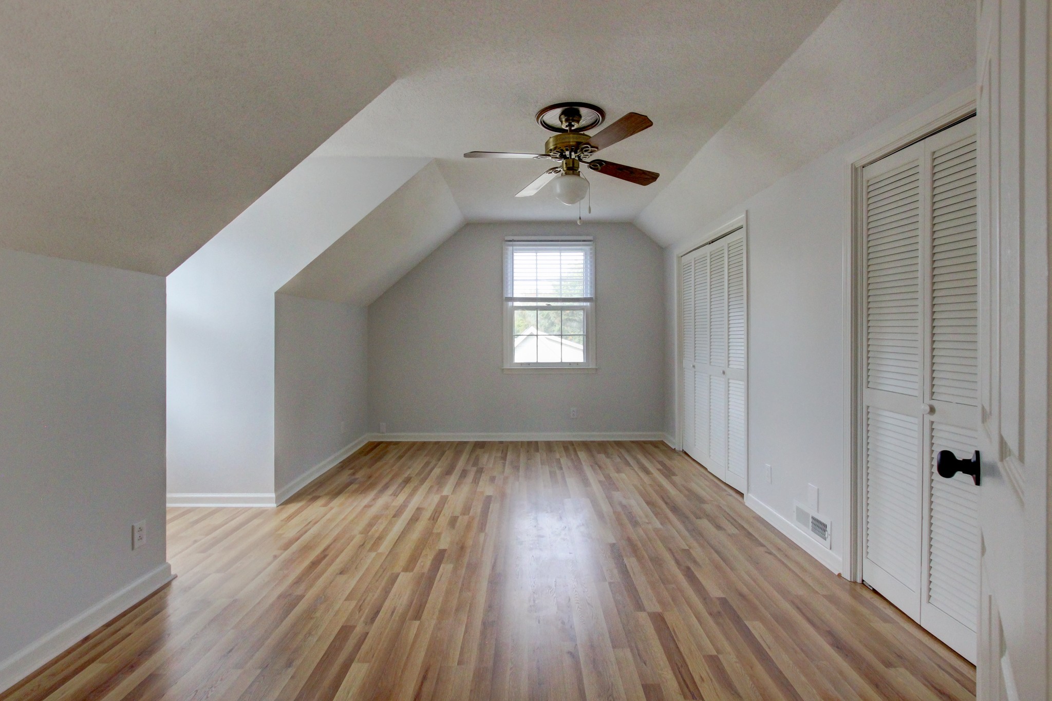 1027 Foxmoor Dr