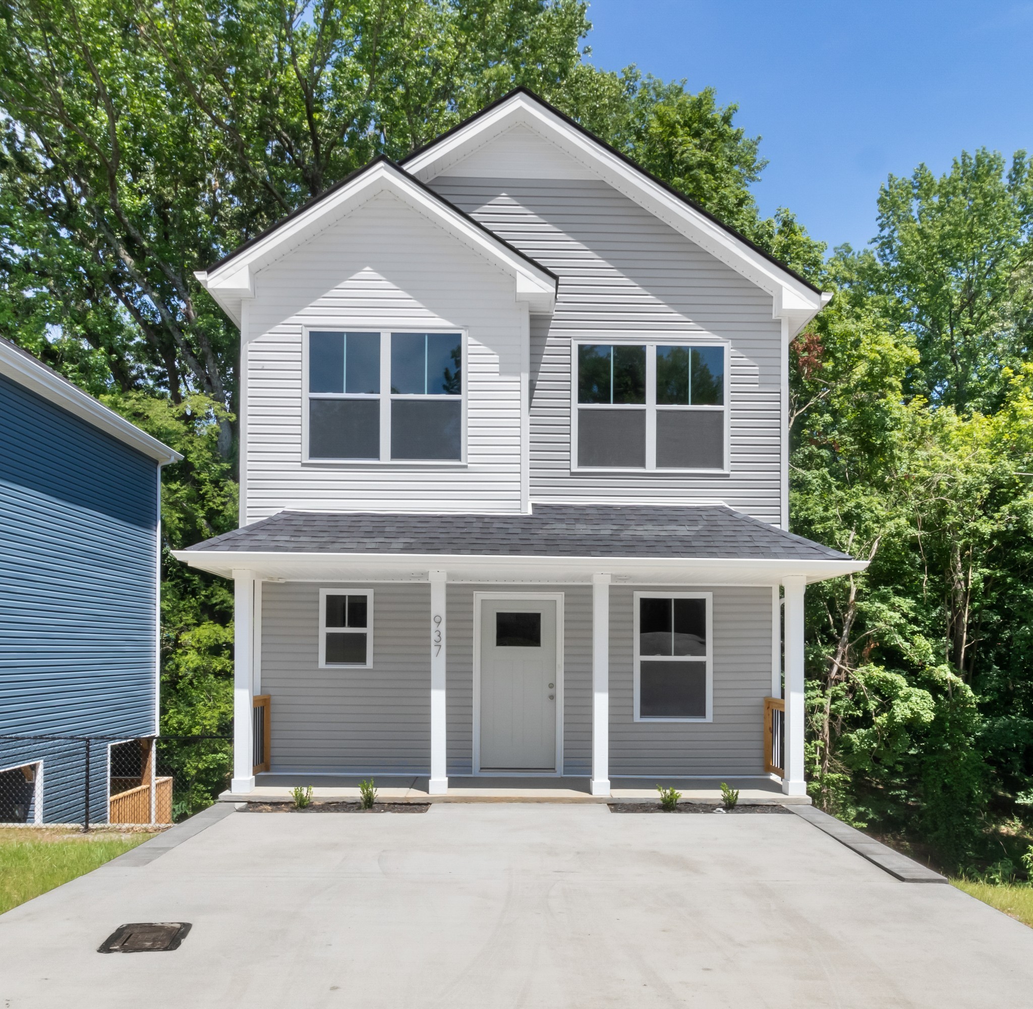937 Oak Ln