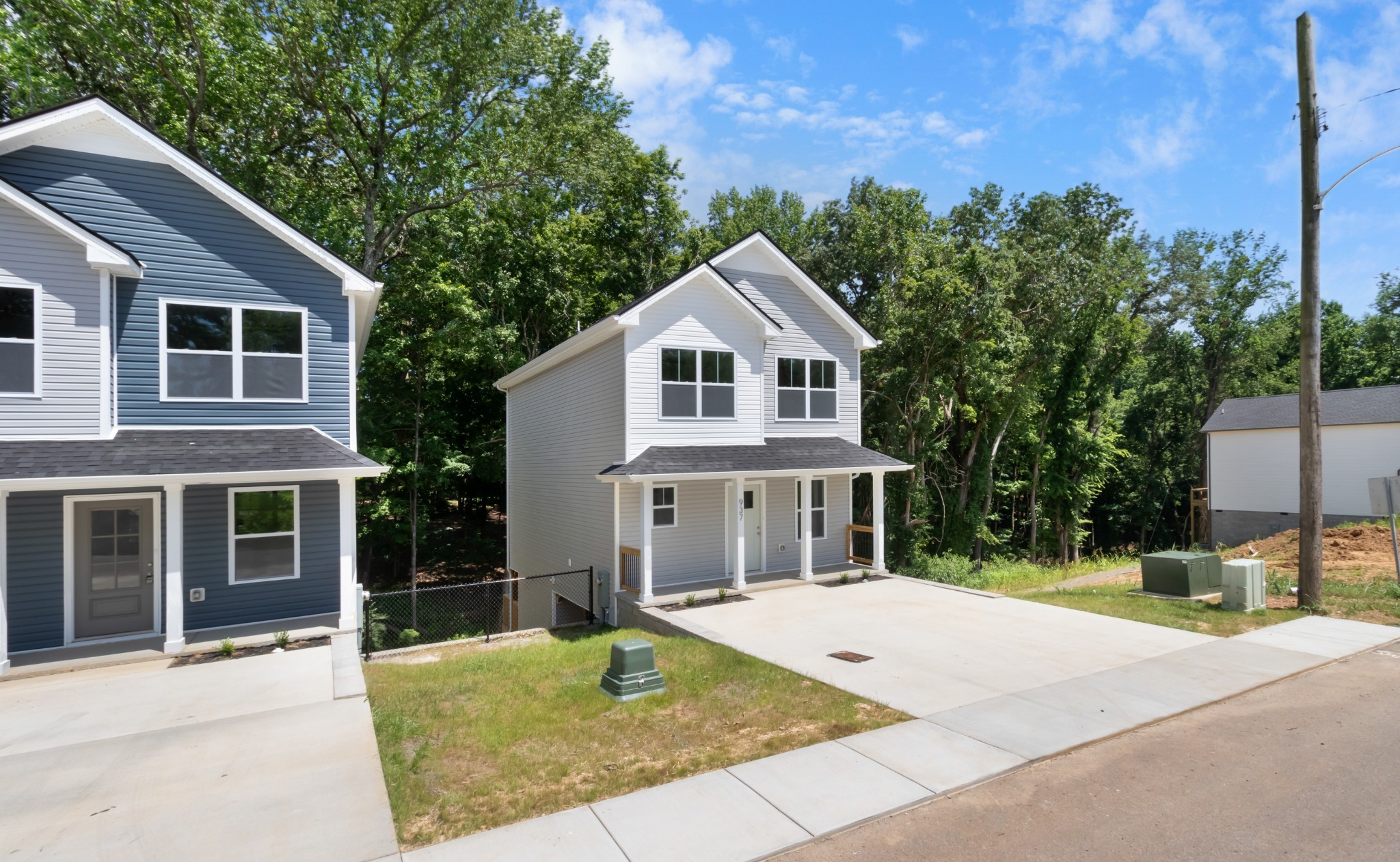 937 Oak Ln