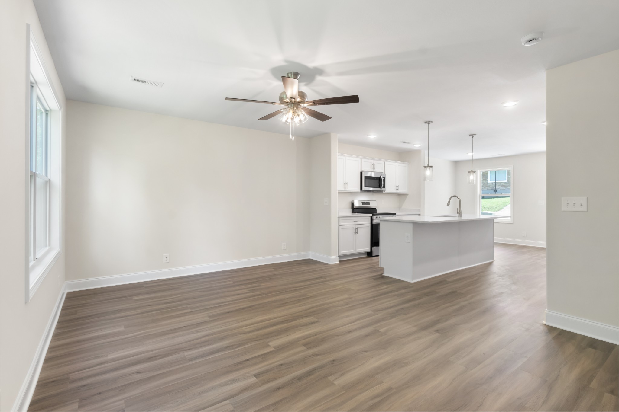 937 Oak Ln
