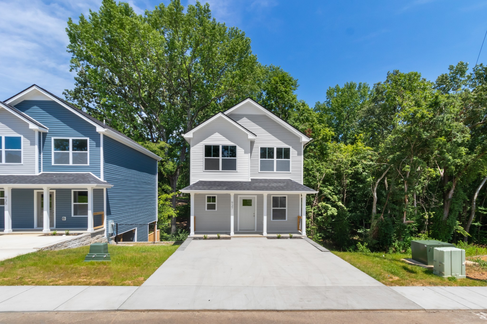 937 Oak Ln