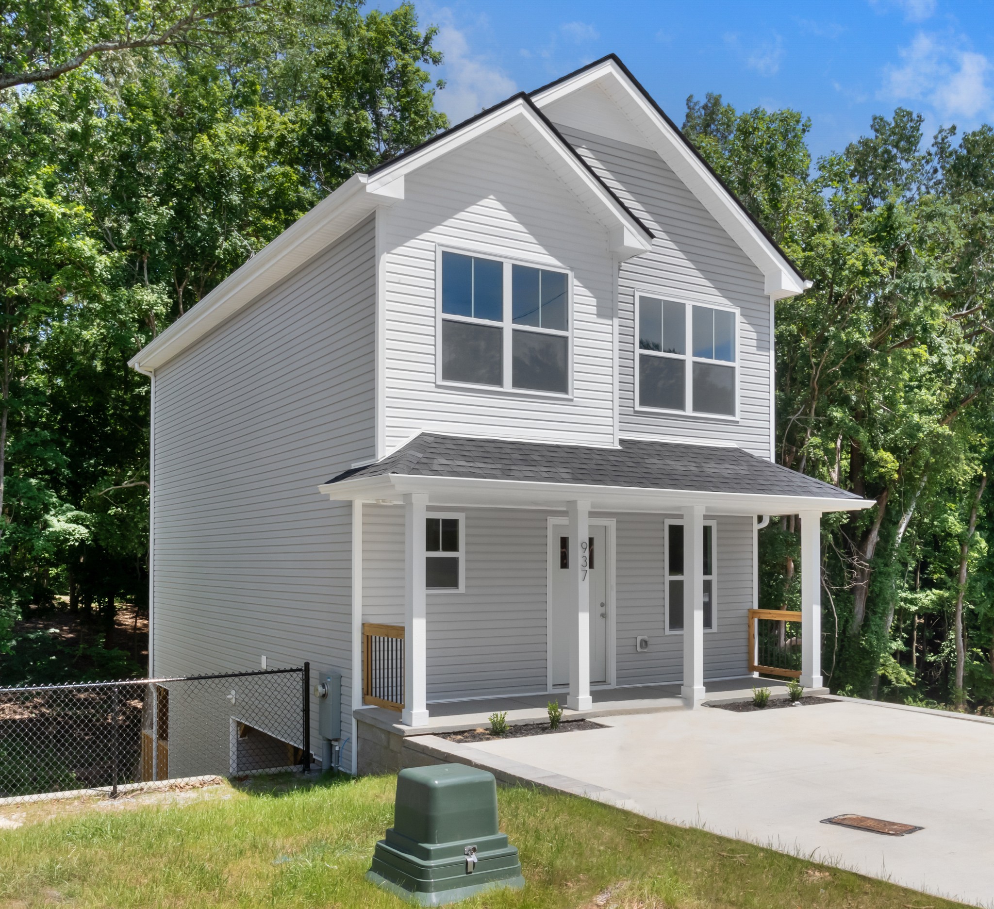 937 Oak Ln
