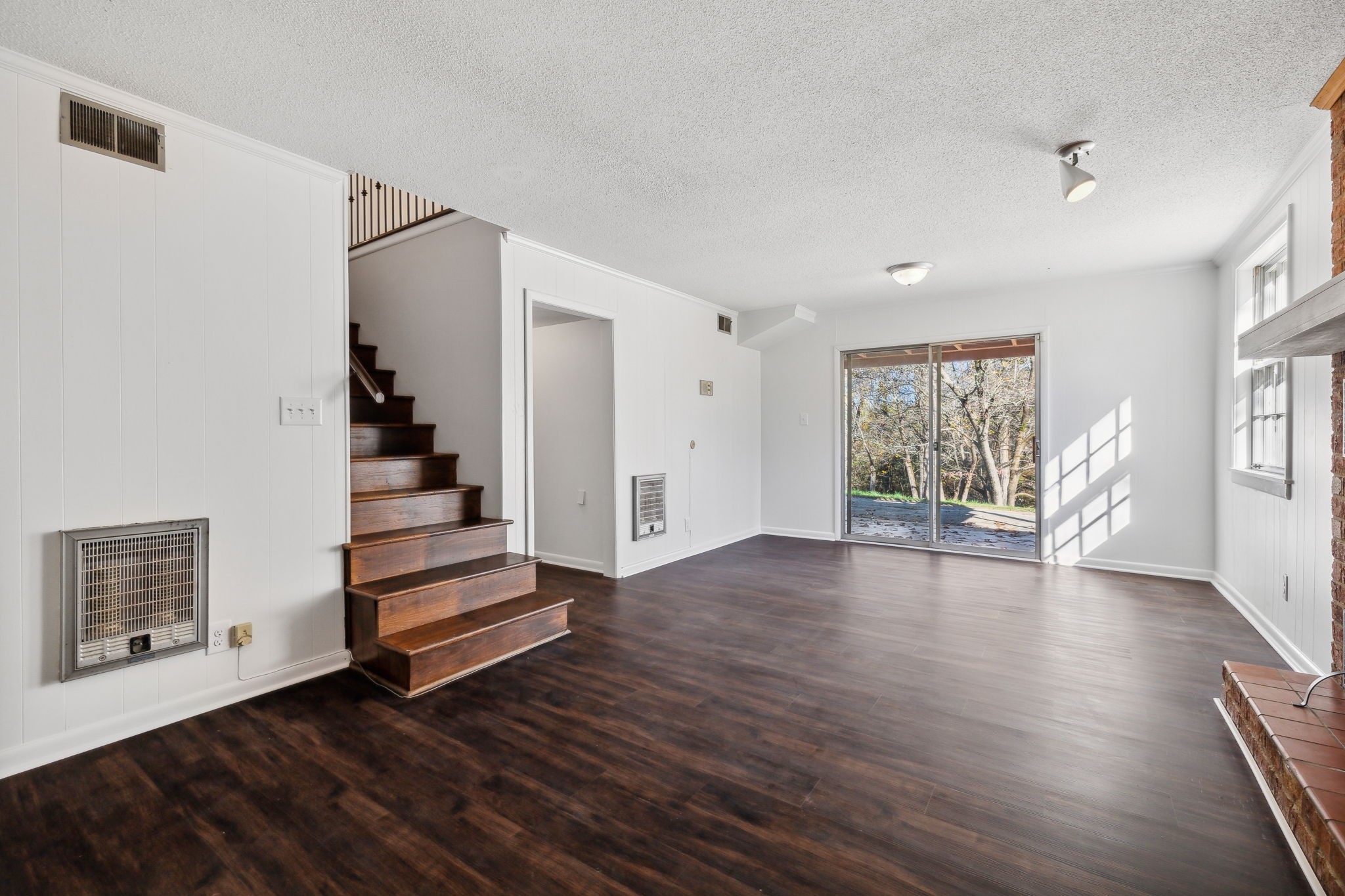 567 Skyview Cir