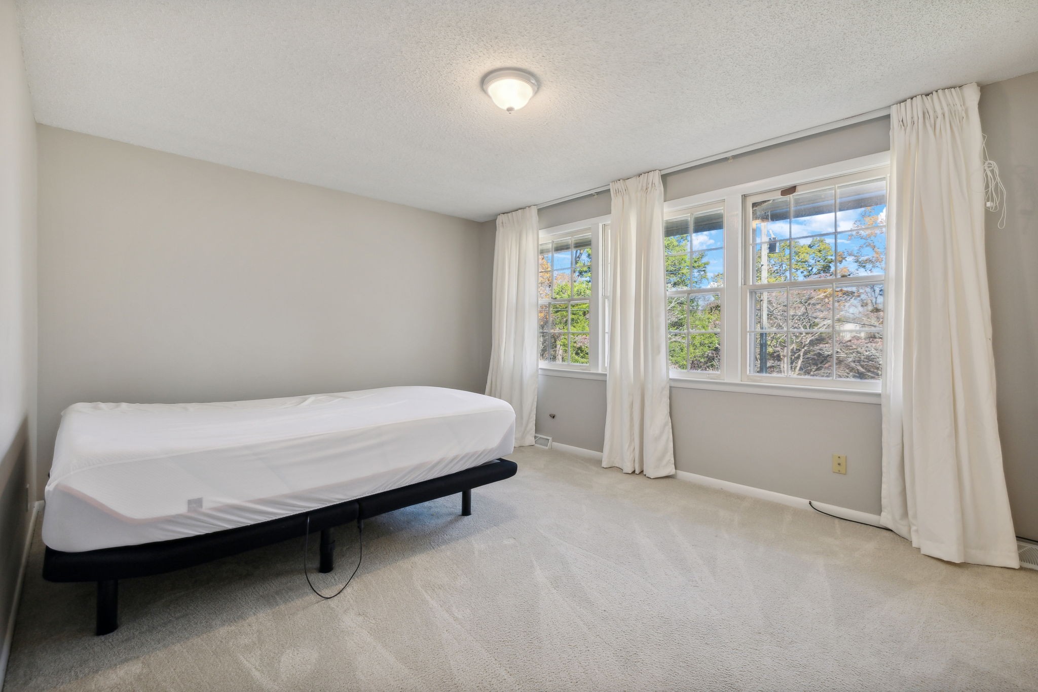 567 Skyview Cir